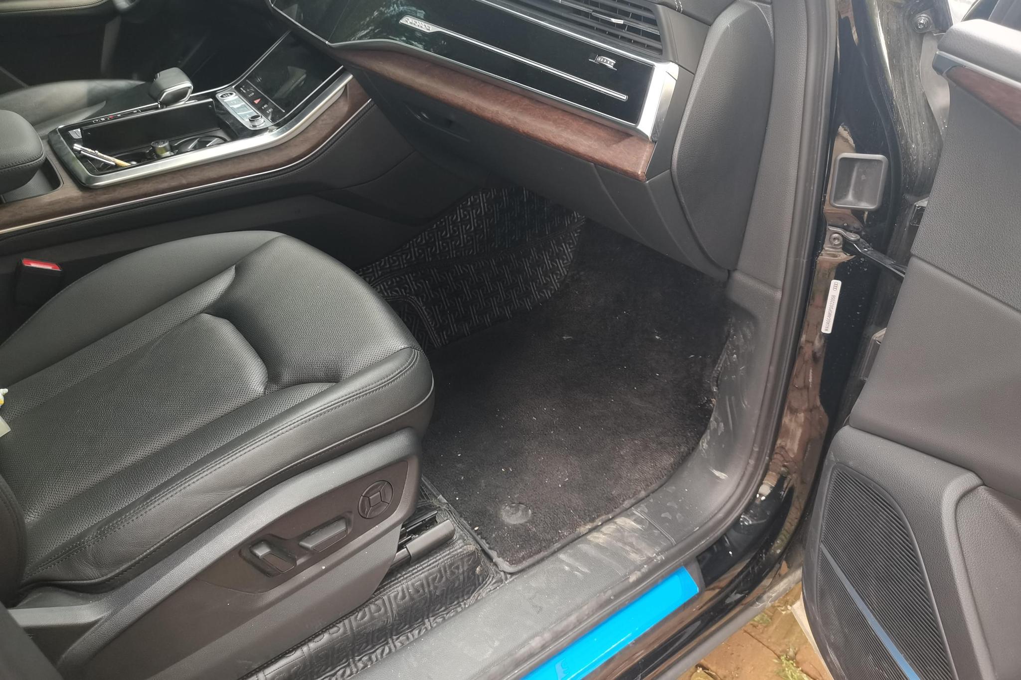 Audi Q7 2023 55 TFSI quattro S line Sport