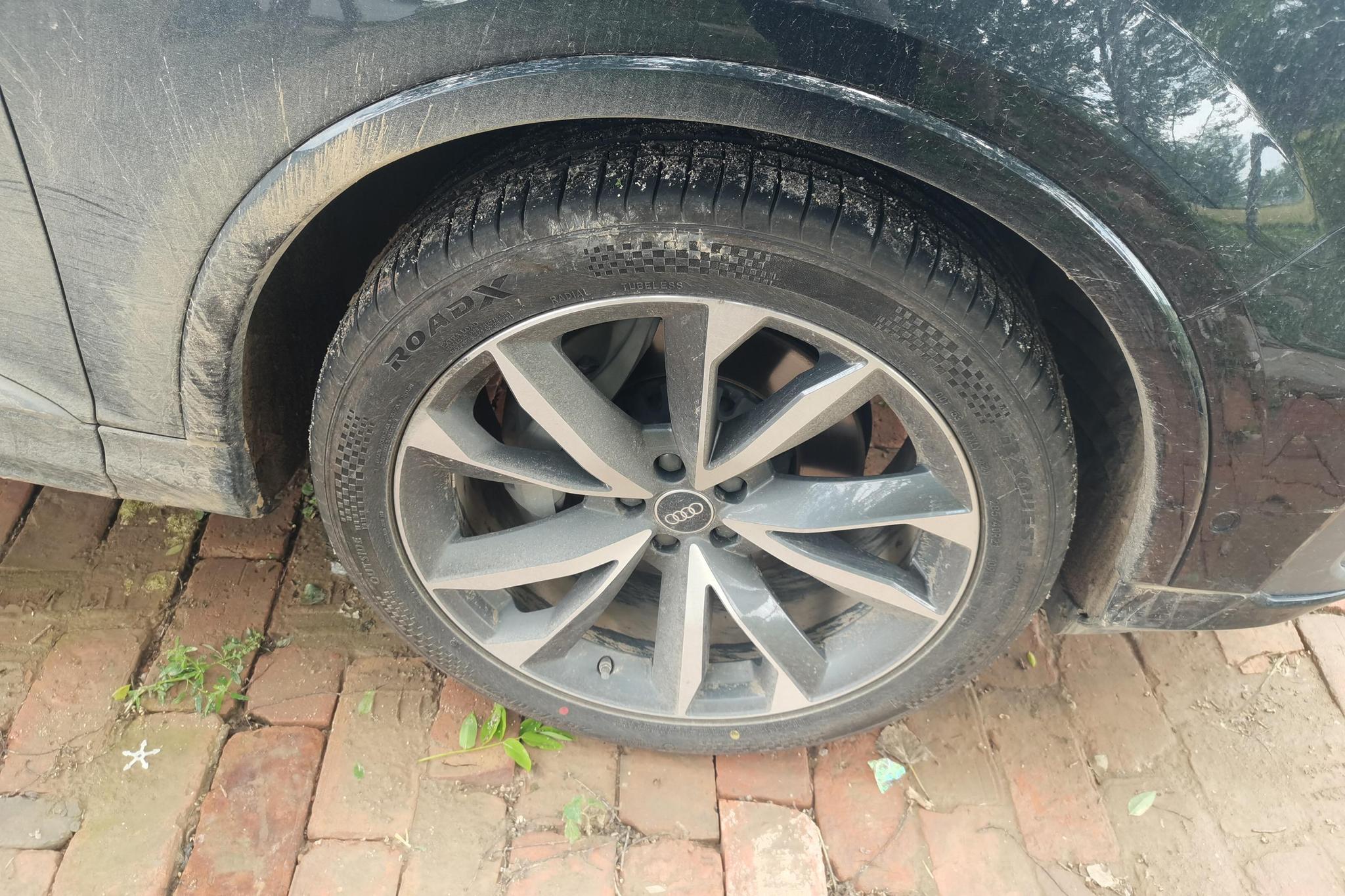 Audi Q7 2023 55 TFSI quattro S line Sport