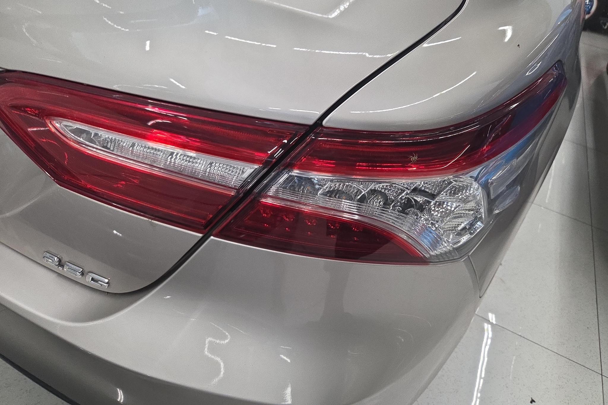 Toyota Camry id 4438056 из Китая 16