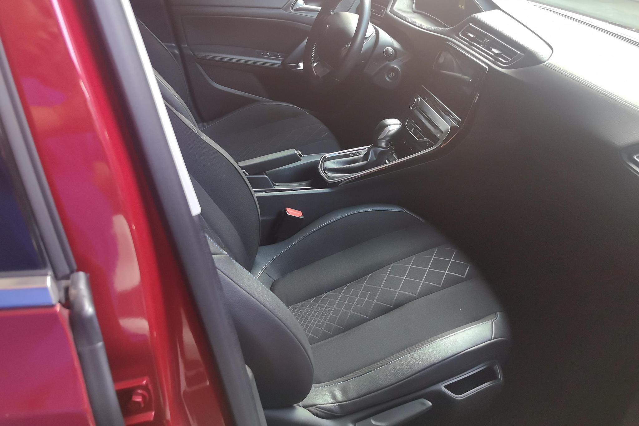 Peugeot 308 2016 230THP AT Luxury