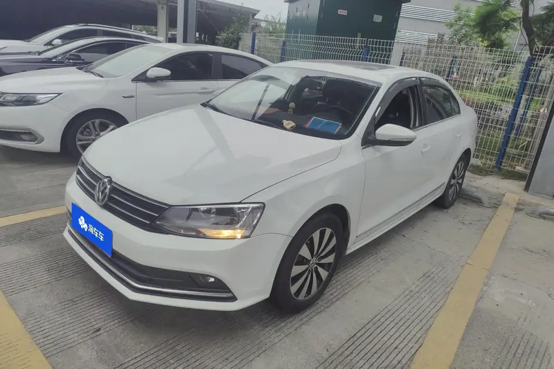 Volkswagen Sagitar 1.6 L AT Comfort