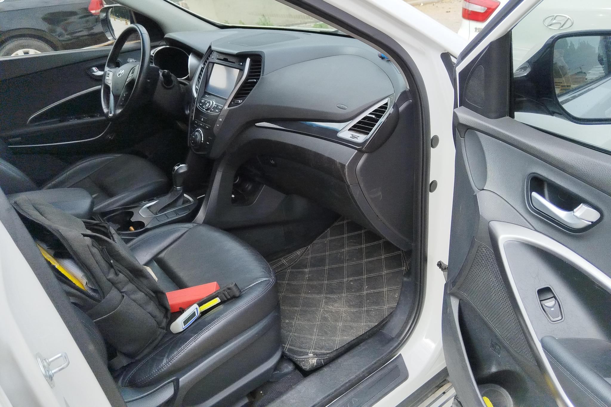 Hyundai Santa Fe 2015 2.0T AT 5 мест