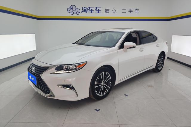 Lexus ES 2016 — фото 1