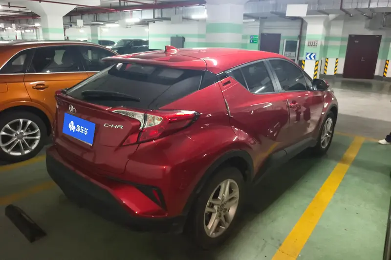 Toyota C-HR 2.0 L Comfort — фото 3