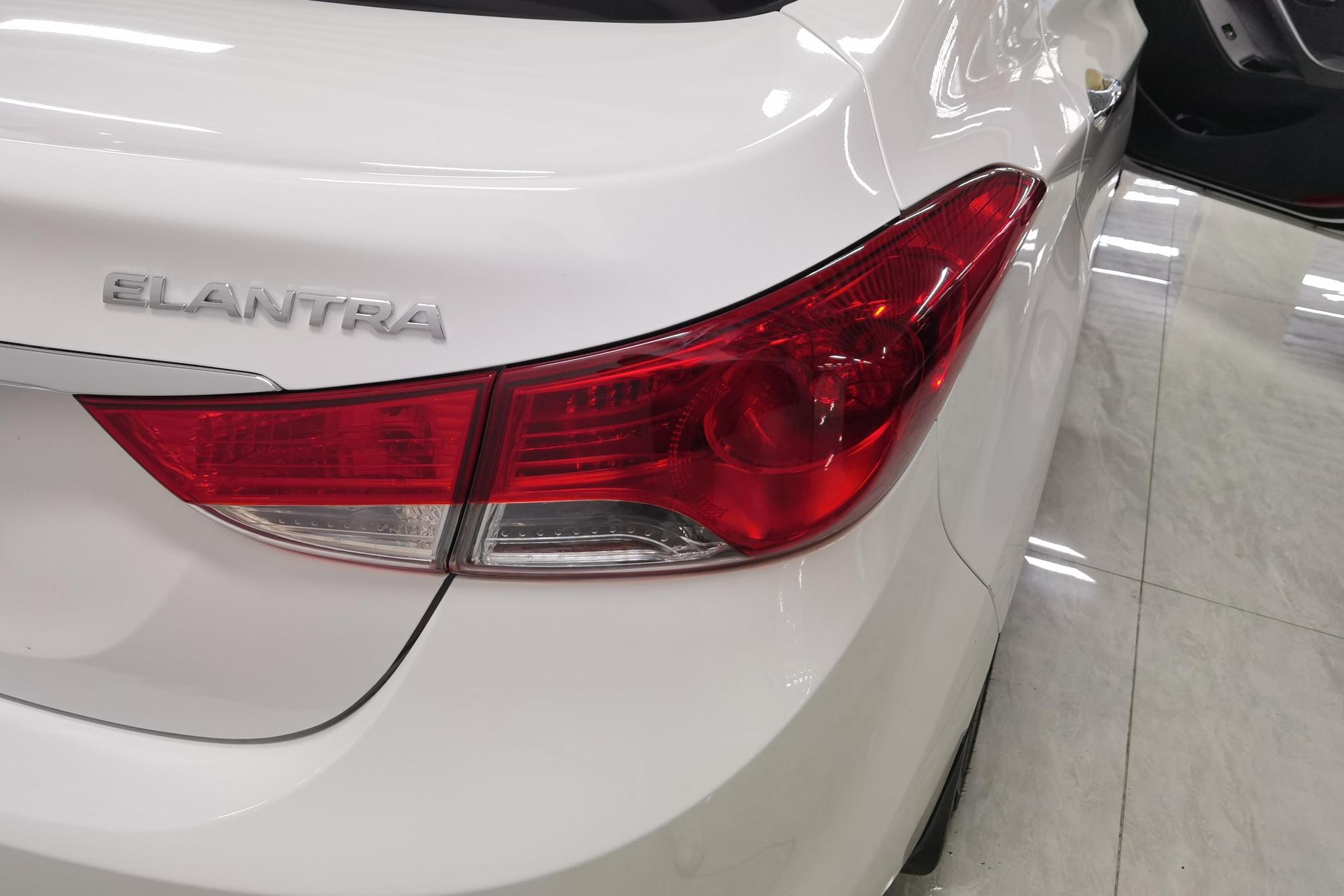 Hyundai Elantra 2015 1.6L AT Lead