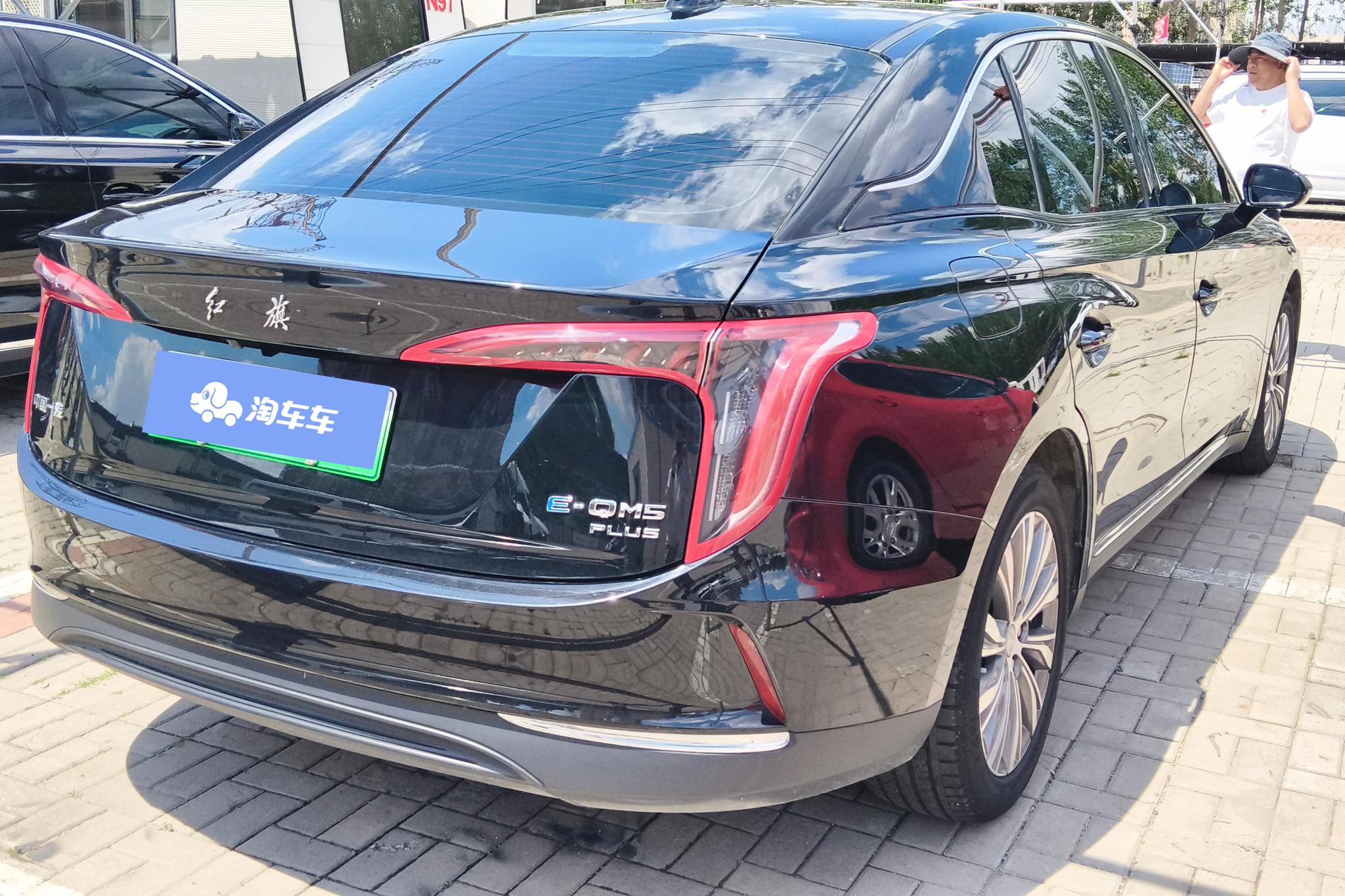Hongqi E-QM5 2023 620KM PLUS