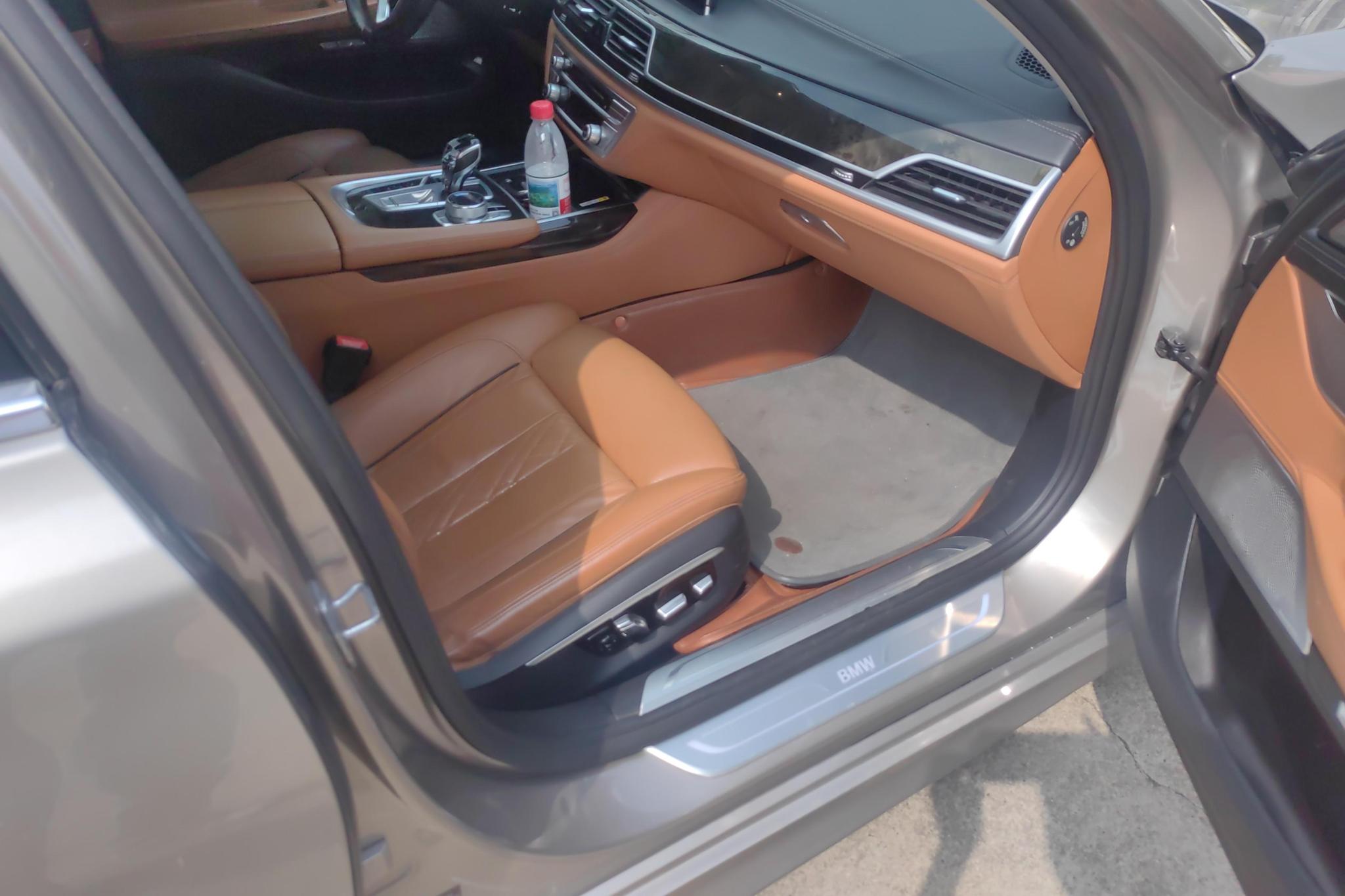 BMW 7 Series 7 2016 740Li Lead