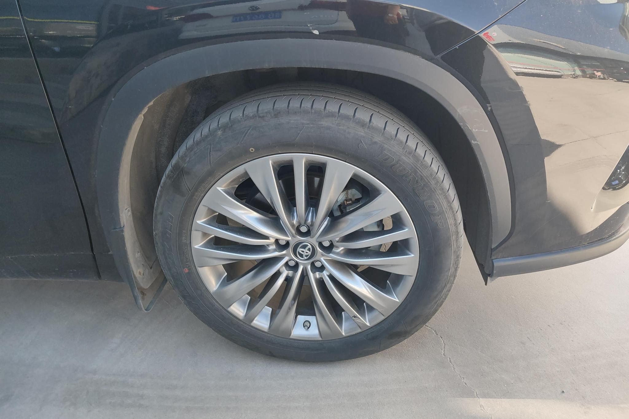 Toyota Highlander 2022 2.5L Luxury 7 мест