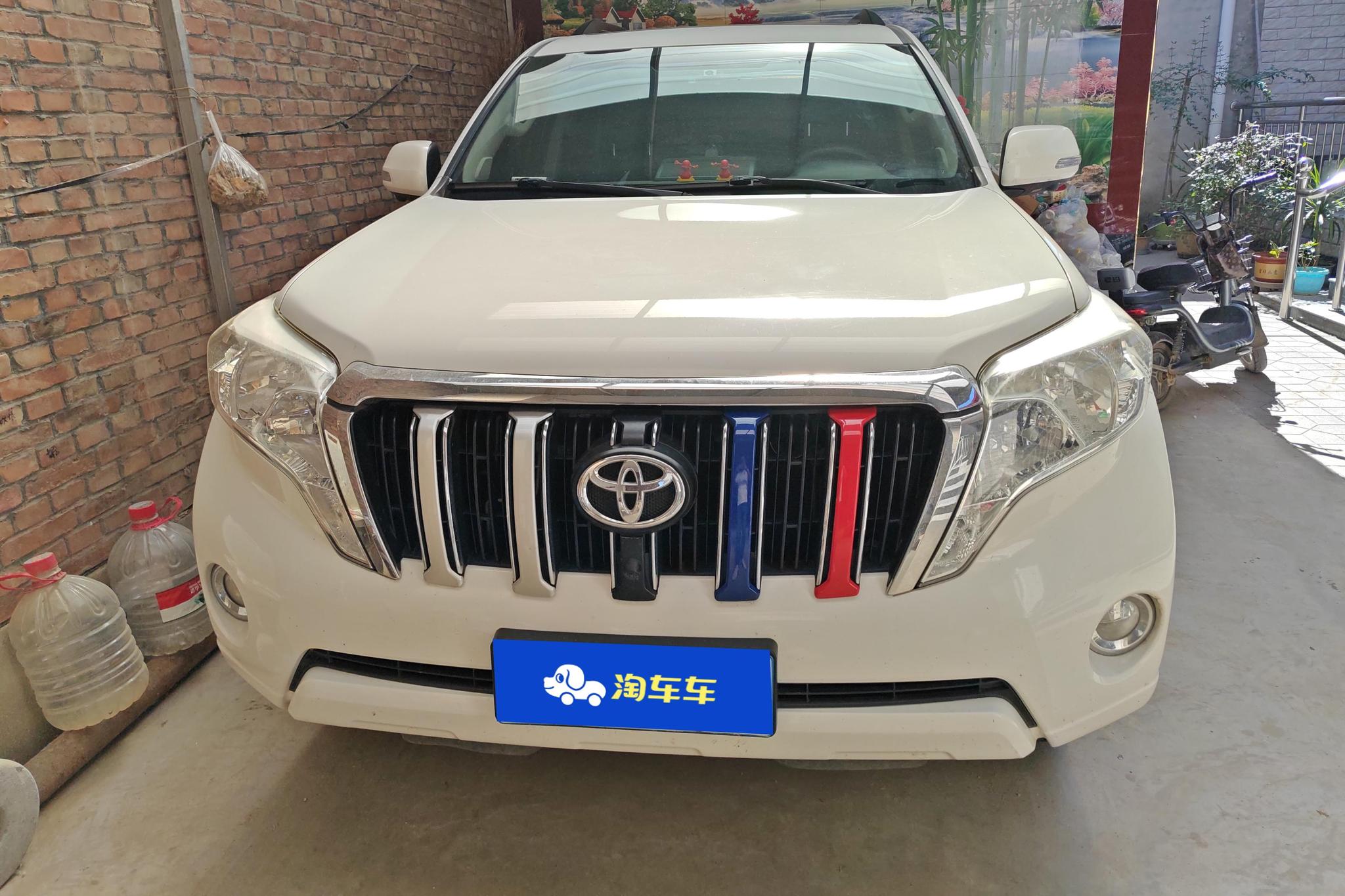 Toyota Land Cruiser Prado 2016 2.7L AT Standard