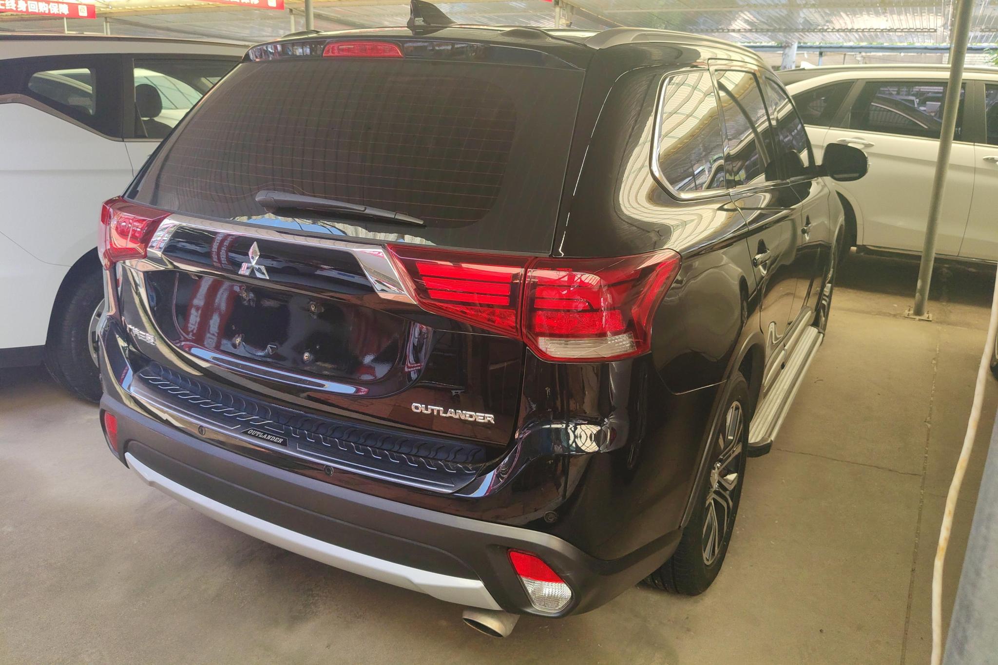 Mitsubishi Outlander 2017 2.0L 5 мест