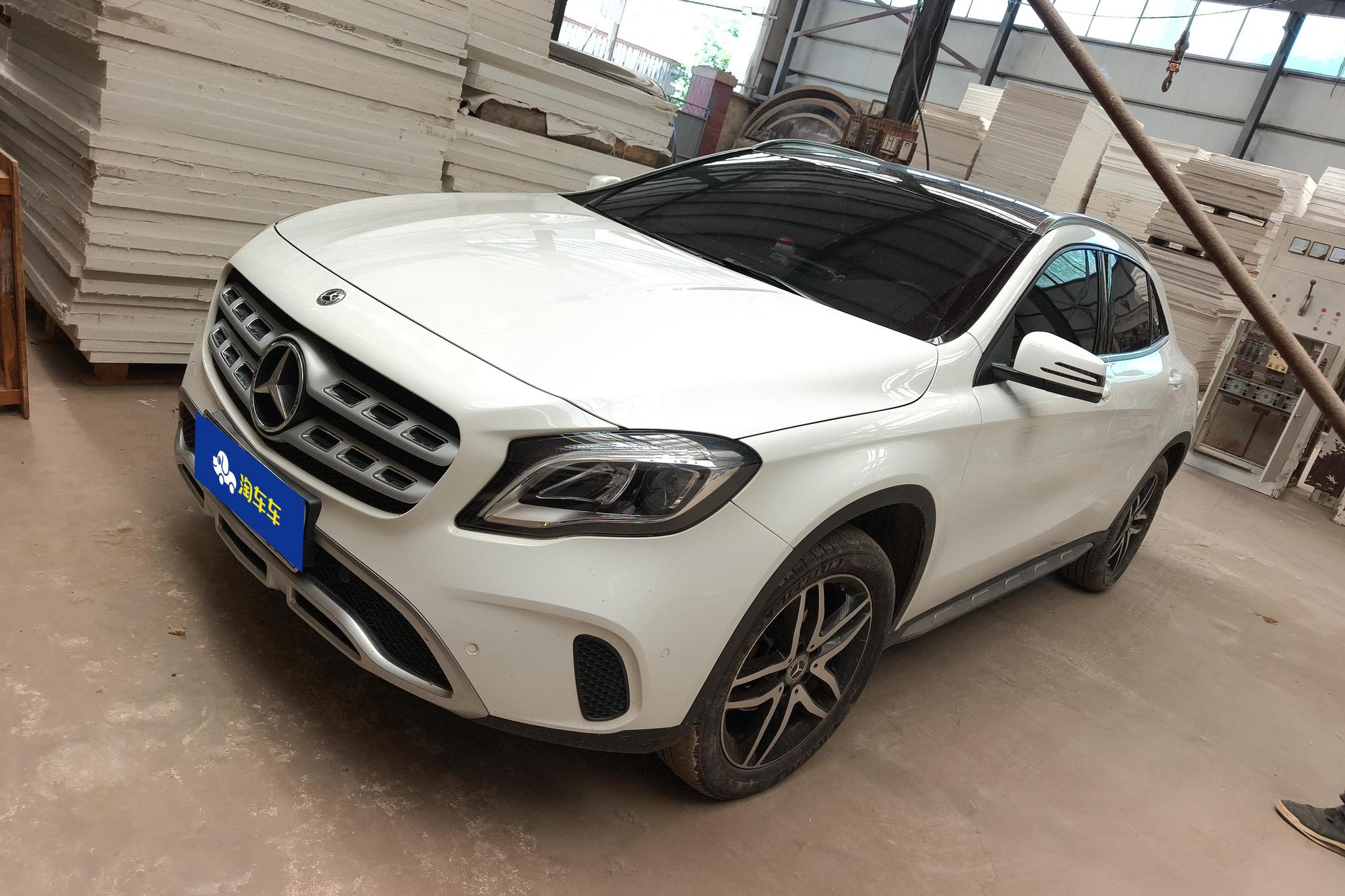 Mercedes-Benz GLA 2017 GLA 200 Fashion