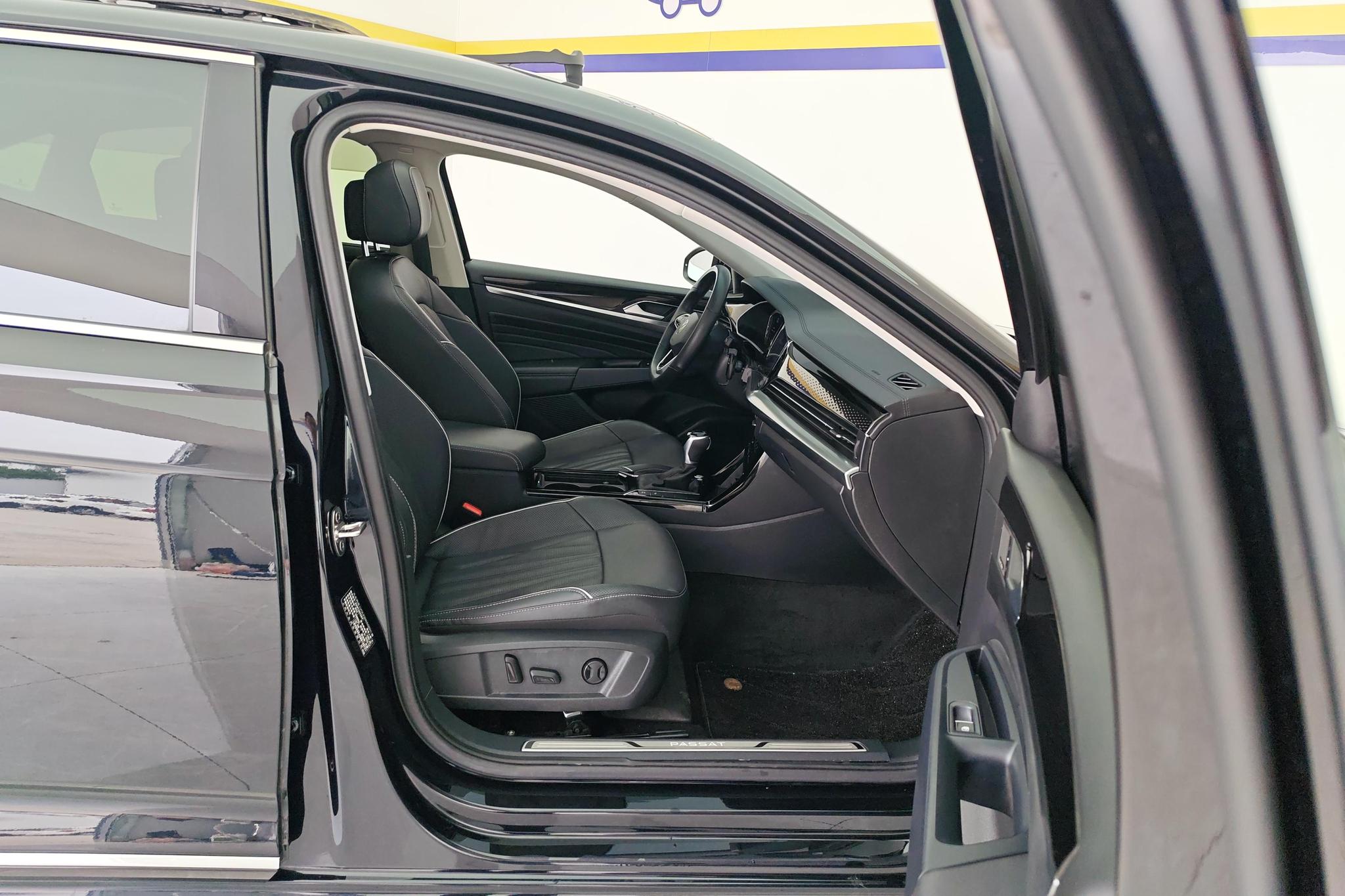 Volkswagen Passat 2023 330TSI Luxury