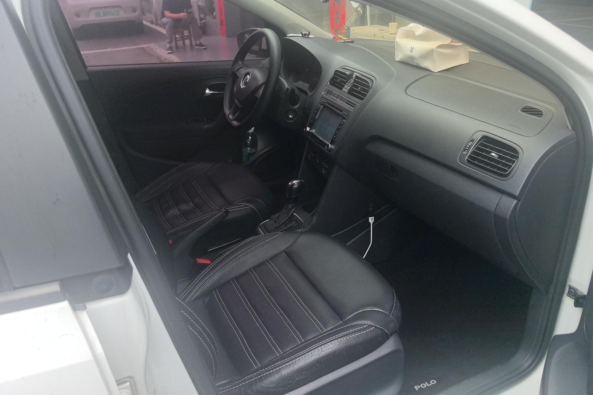 Volkswagen Polo 2016 1.4L AT