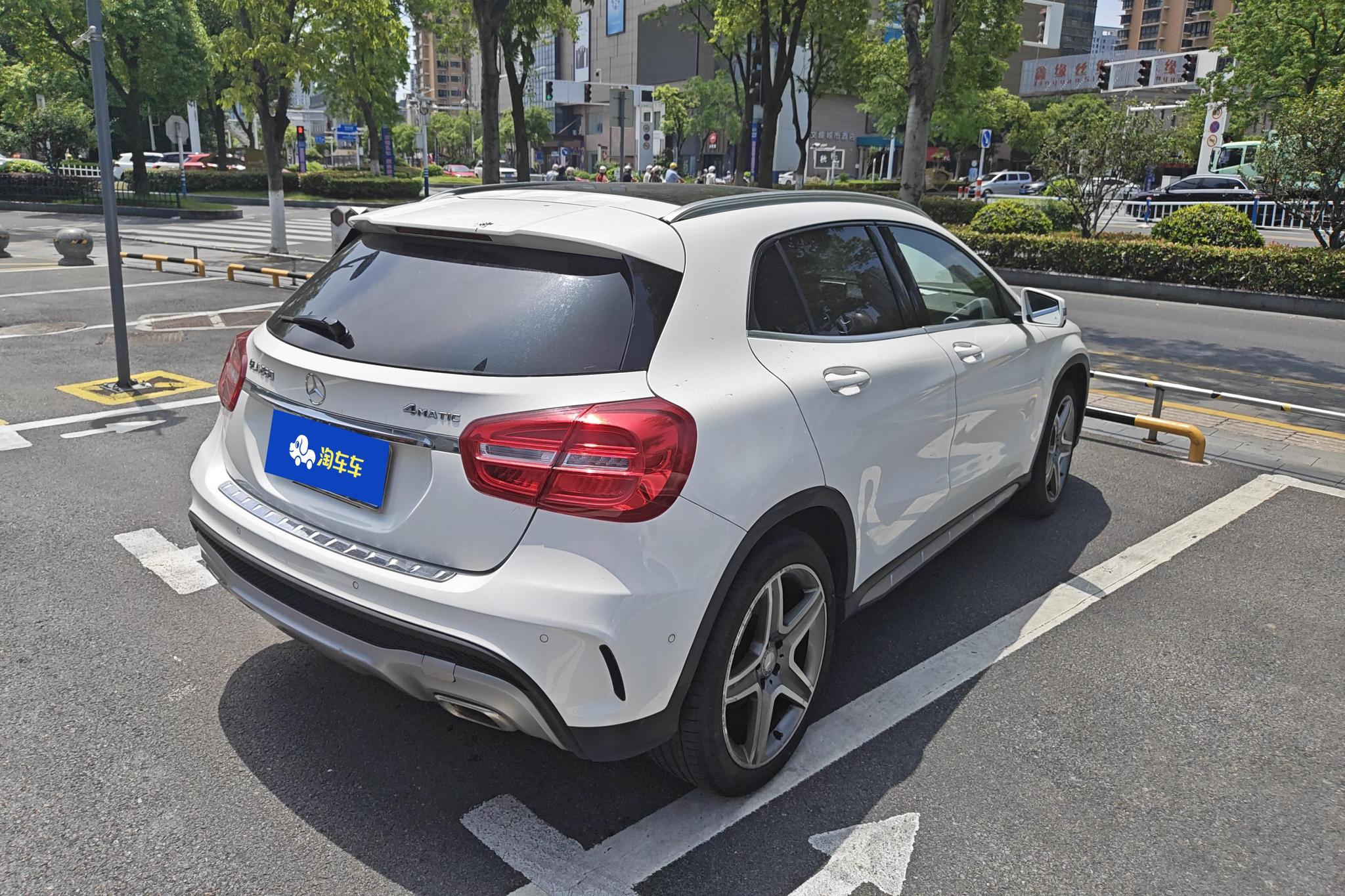 Mercedes-Benz GLA 2015 GLA 260 4MATIC Sport