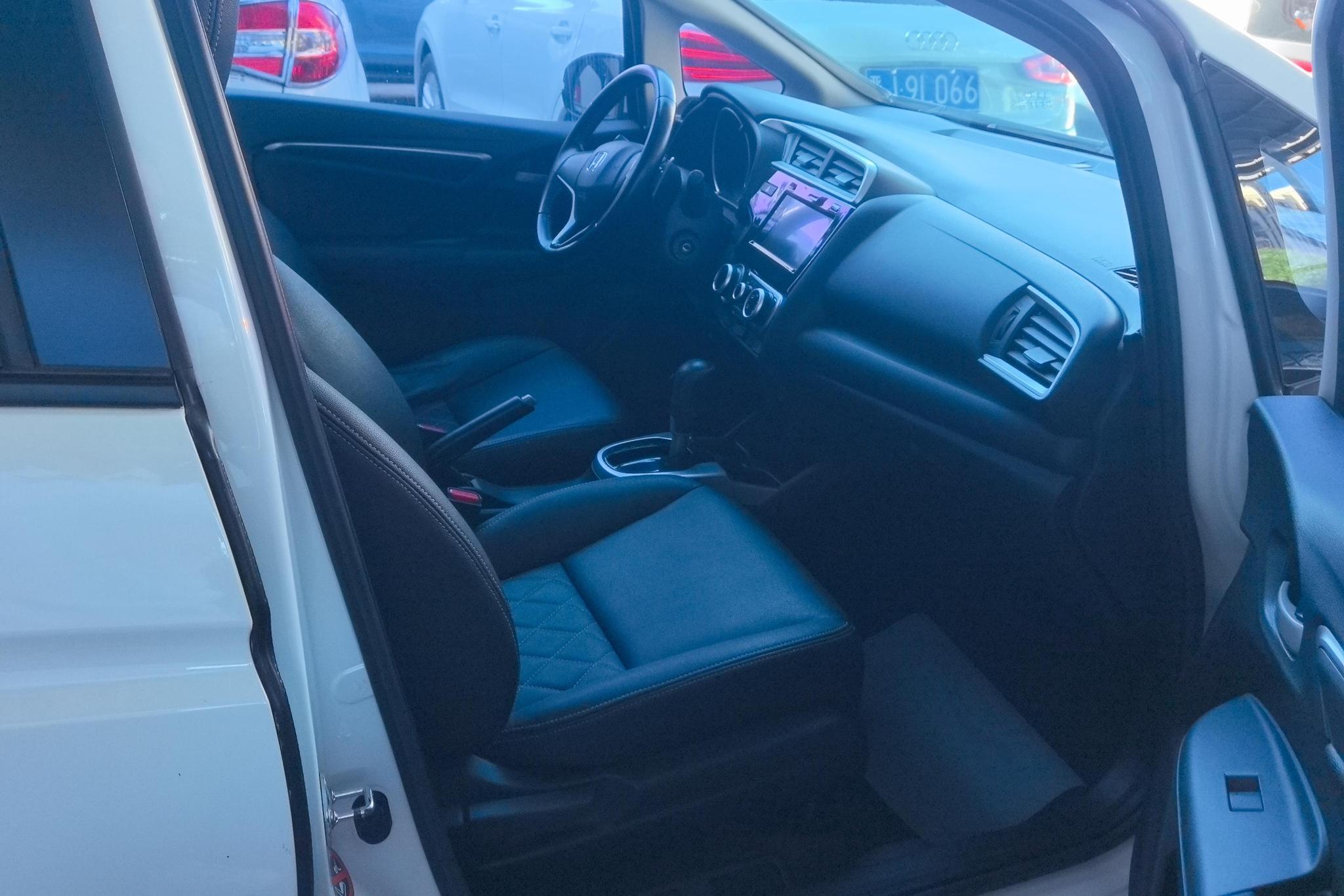 Honda Fit 2018 1.5L CVT +