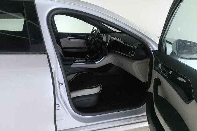 BYD QIN PLUS Hybrid 2021 — фото 16