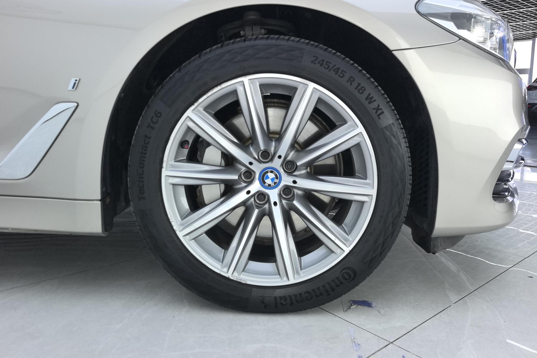 BMW 5 серииPHEV 5 PHEV 2018 530Le Luxury