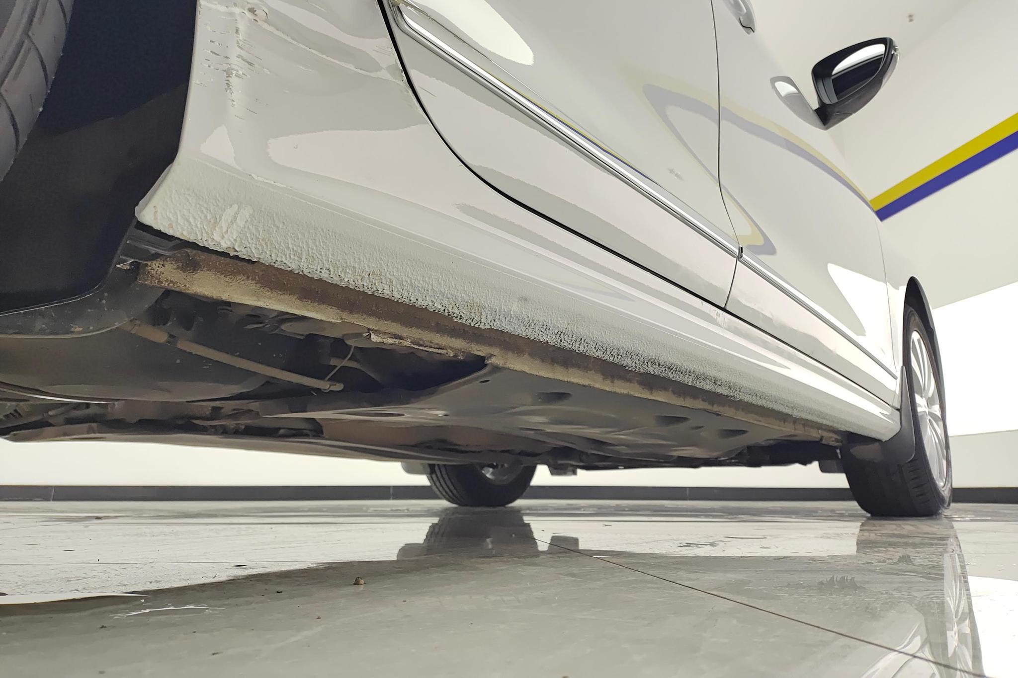 Volkswagen Sagitar 2015 1.6L AT Comfort