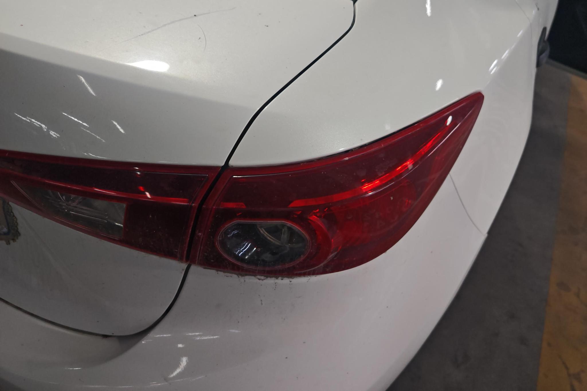 Mazda Mazda3 3 2016 1.5L AT Luxury