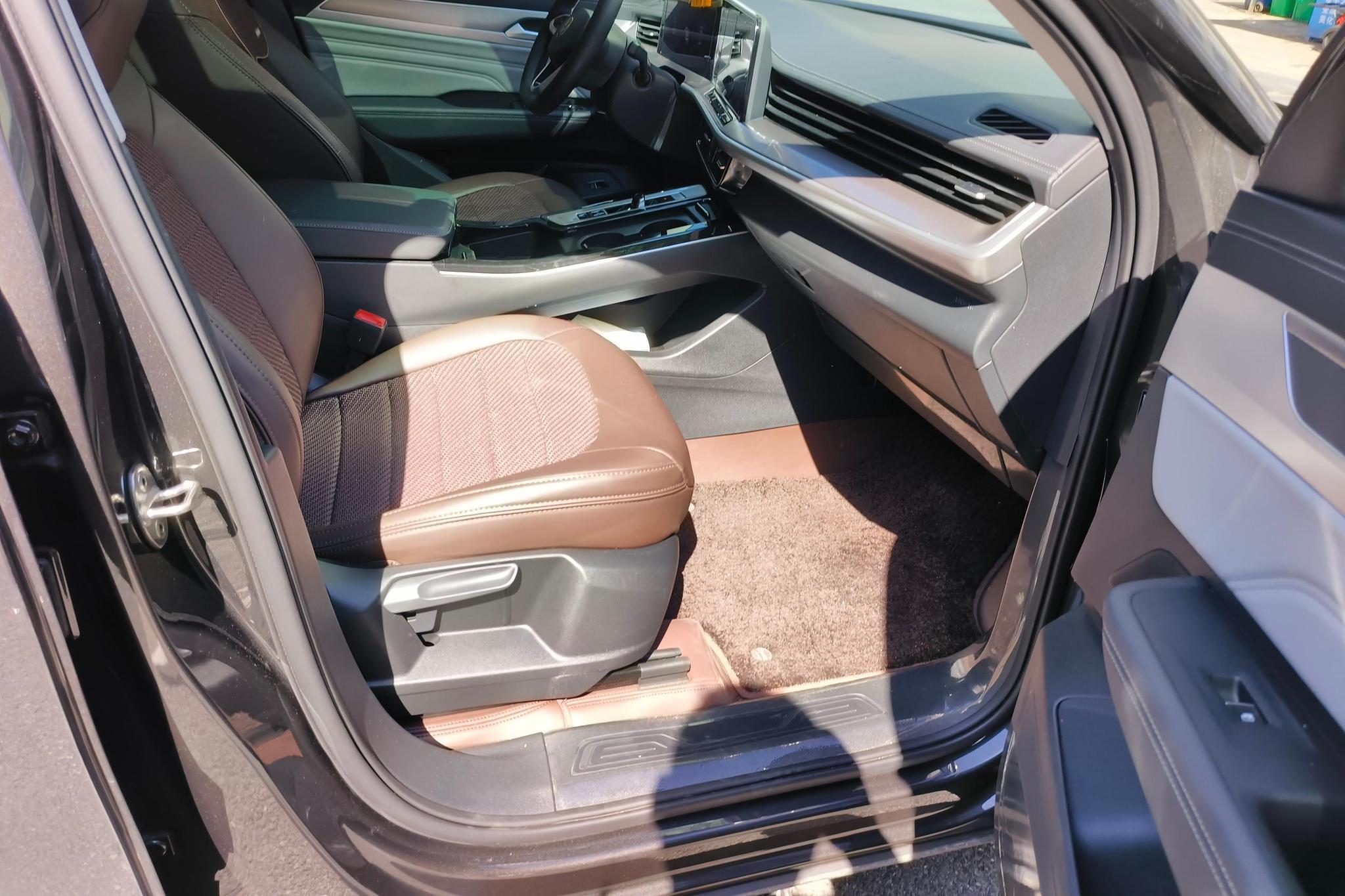 Volkswagen Tavendor 2025 330TSI Luxury
