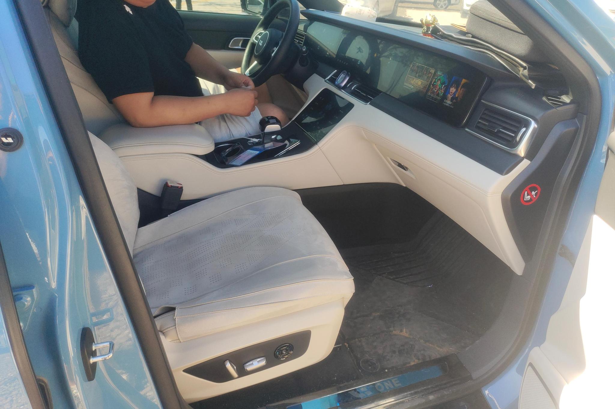 Li Auto ONE 2021 6 мест