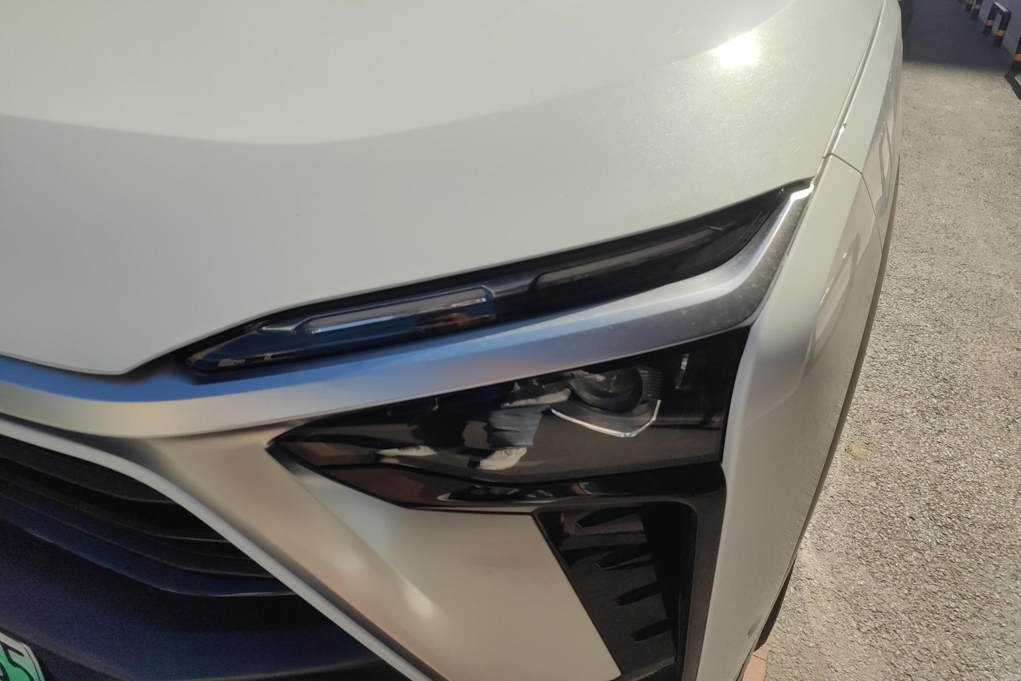 NIO ES8 2020 415KM мест