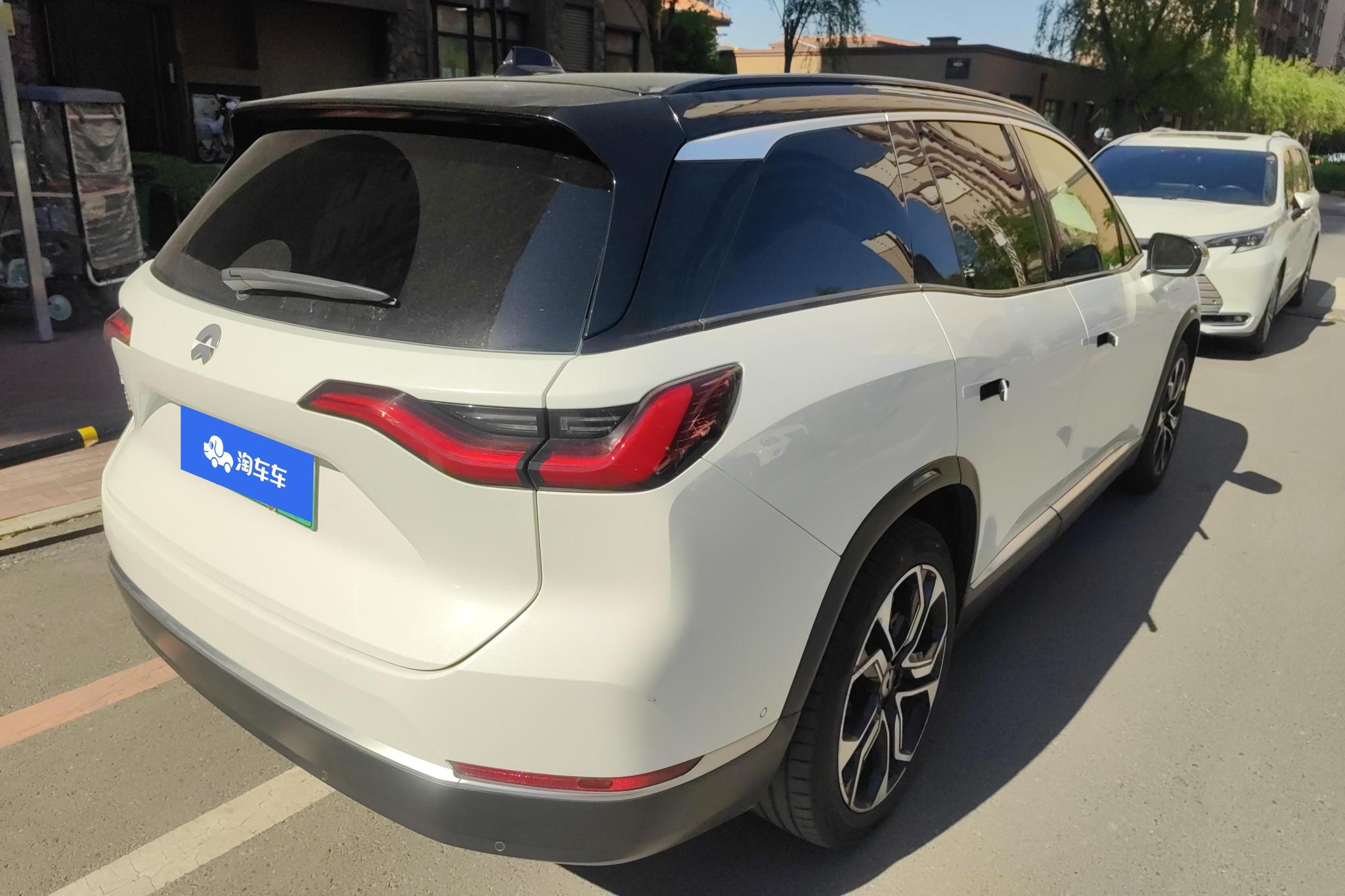 NIO ES8 2020 415KM мест