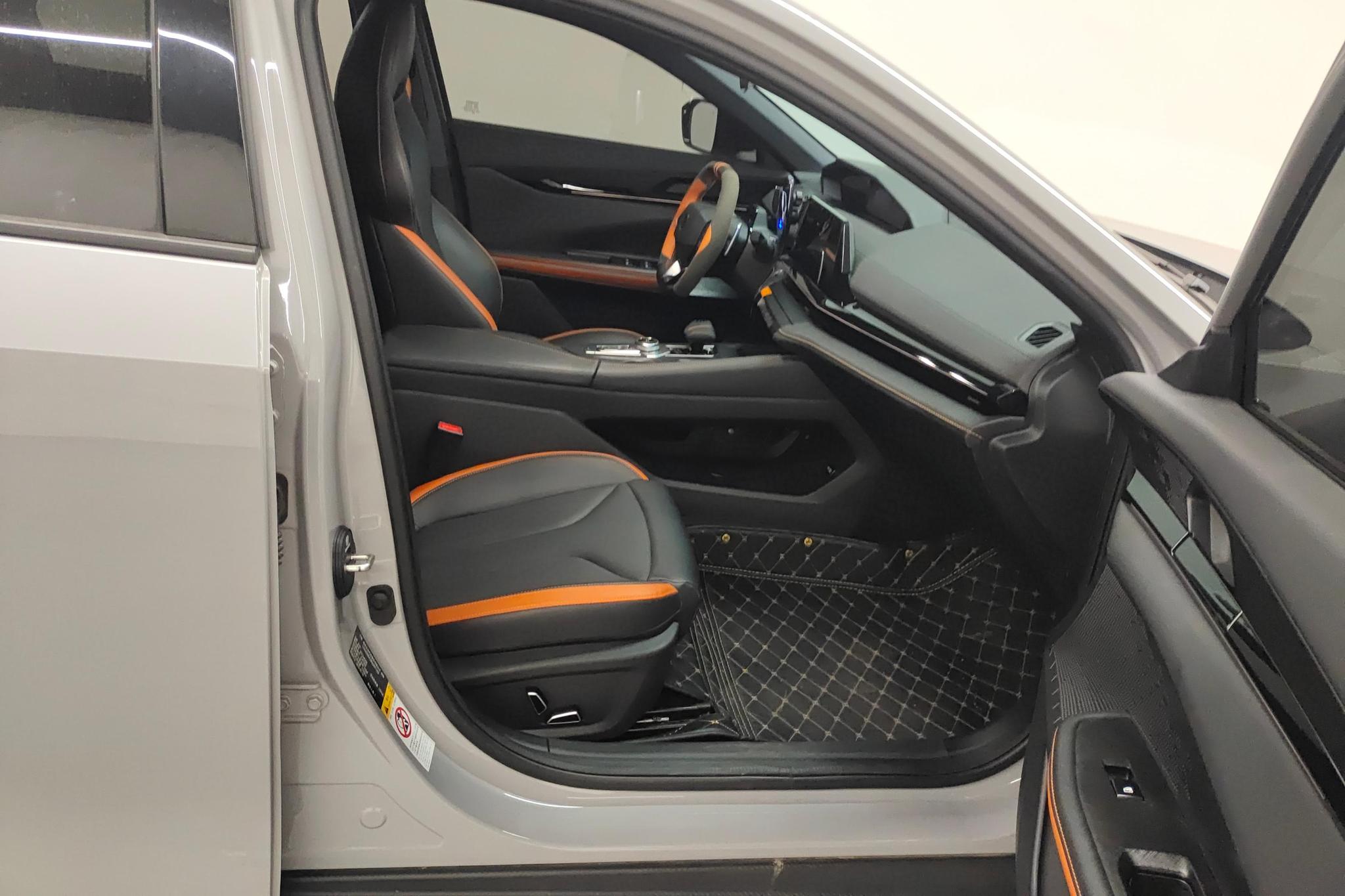 Changan UNI-V 2023 1.5T Luxury