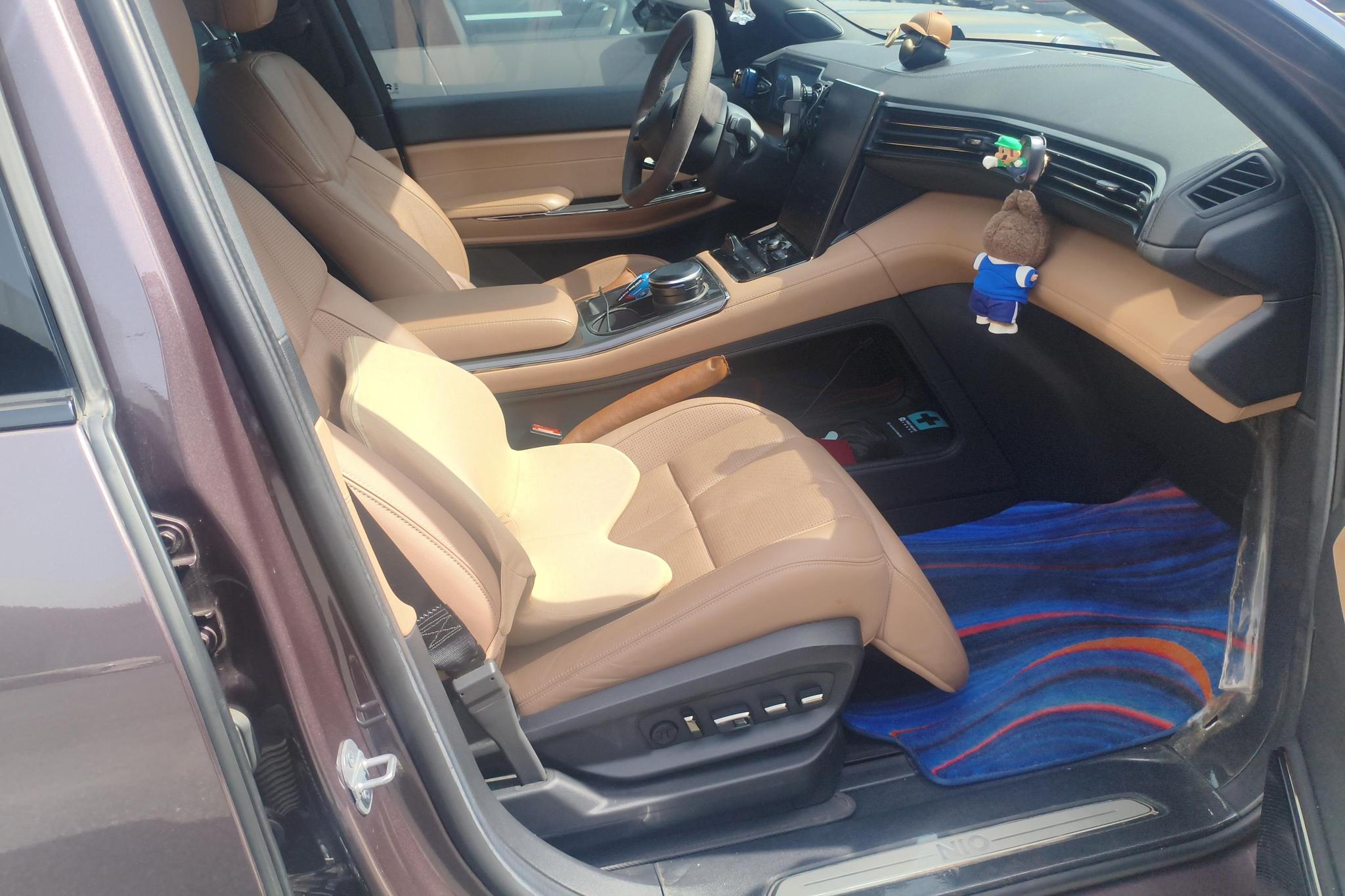 NIO ES8 2020 450KM мест