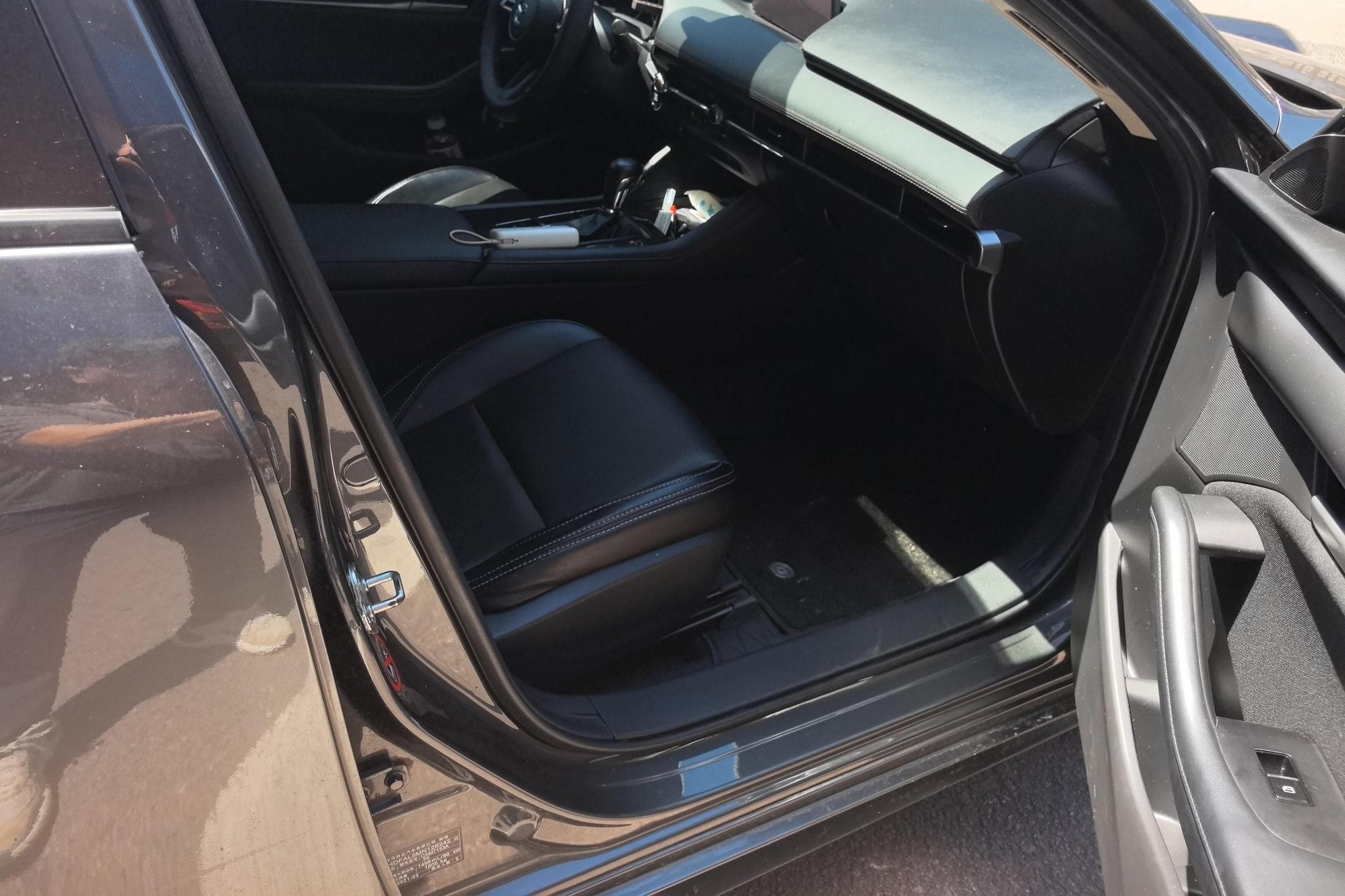 Mazda Mazda3 3 2021 1.5L AT