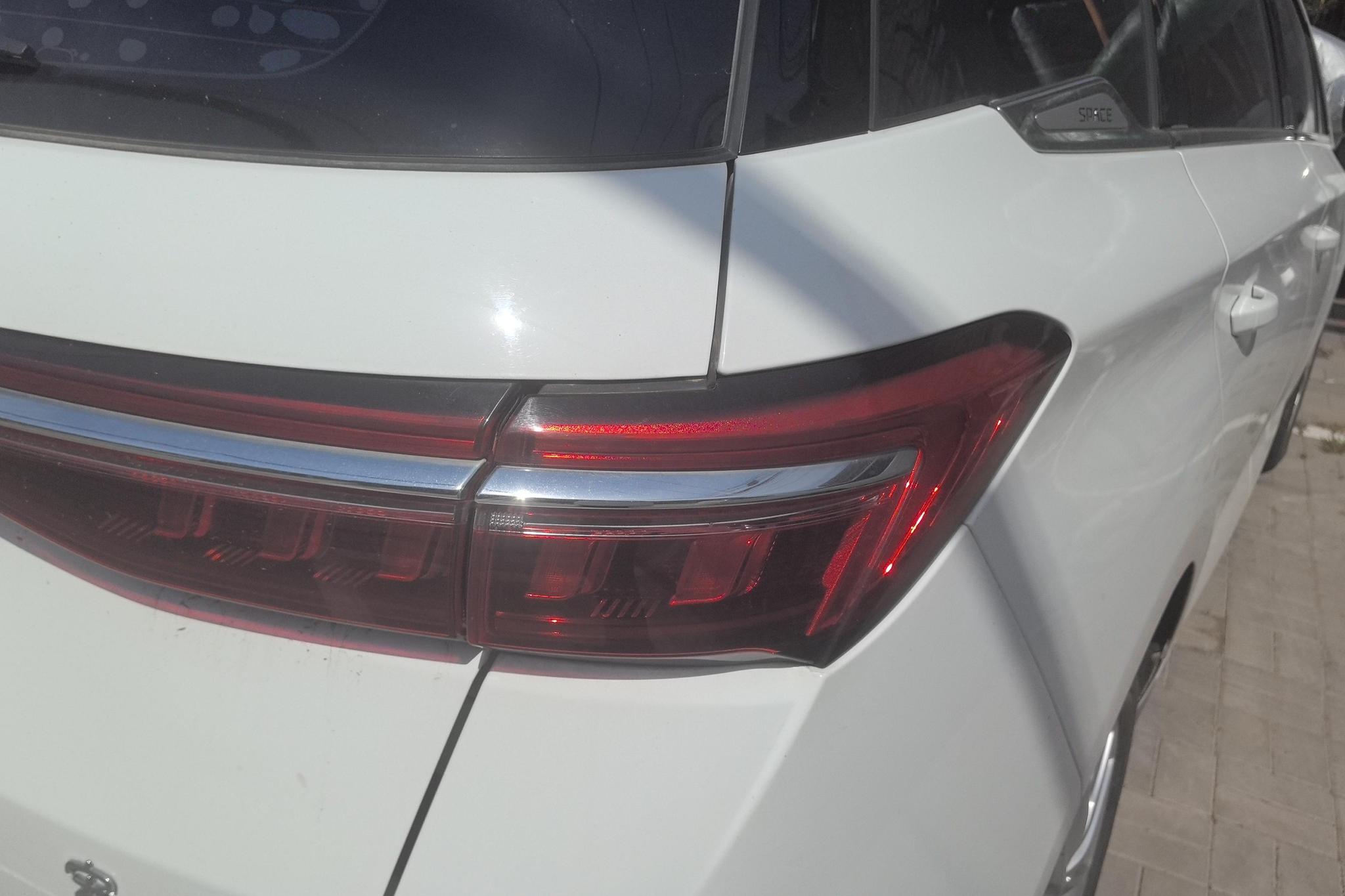 BYD Song MAX MAX 2021 1.5T MT Luxury 7 мест