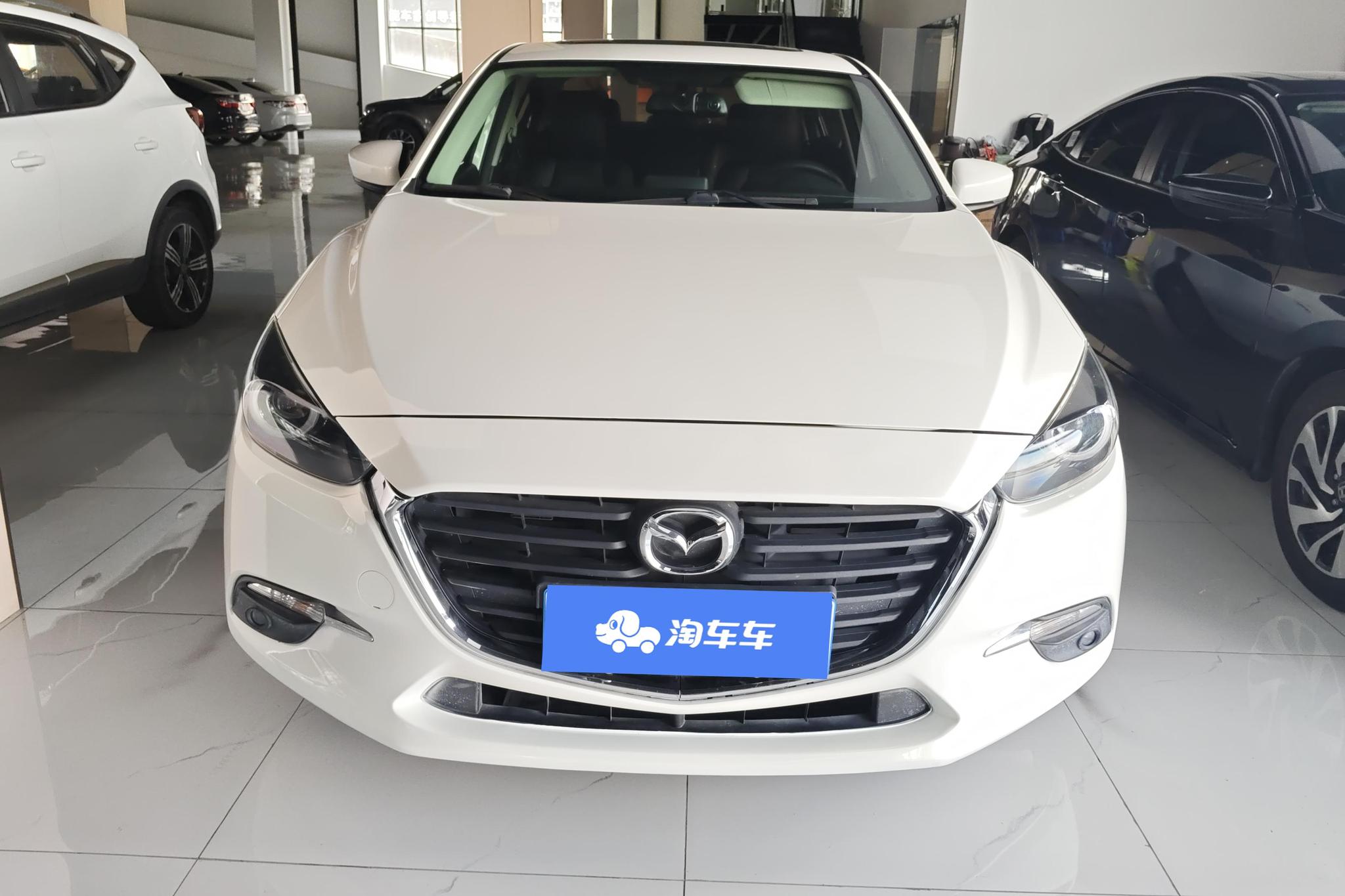 Mazda Mazda3 3 2017 1.5L AT Luxury V