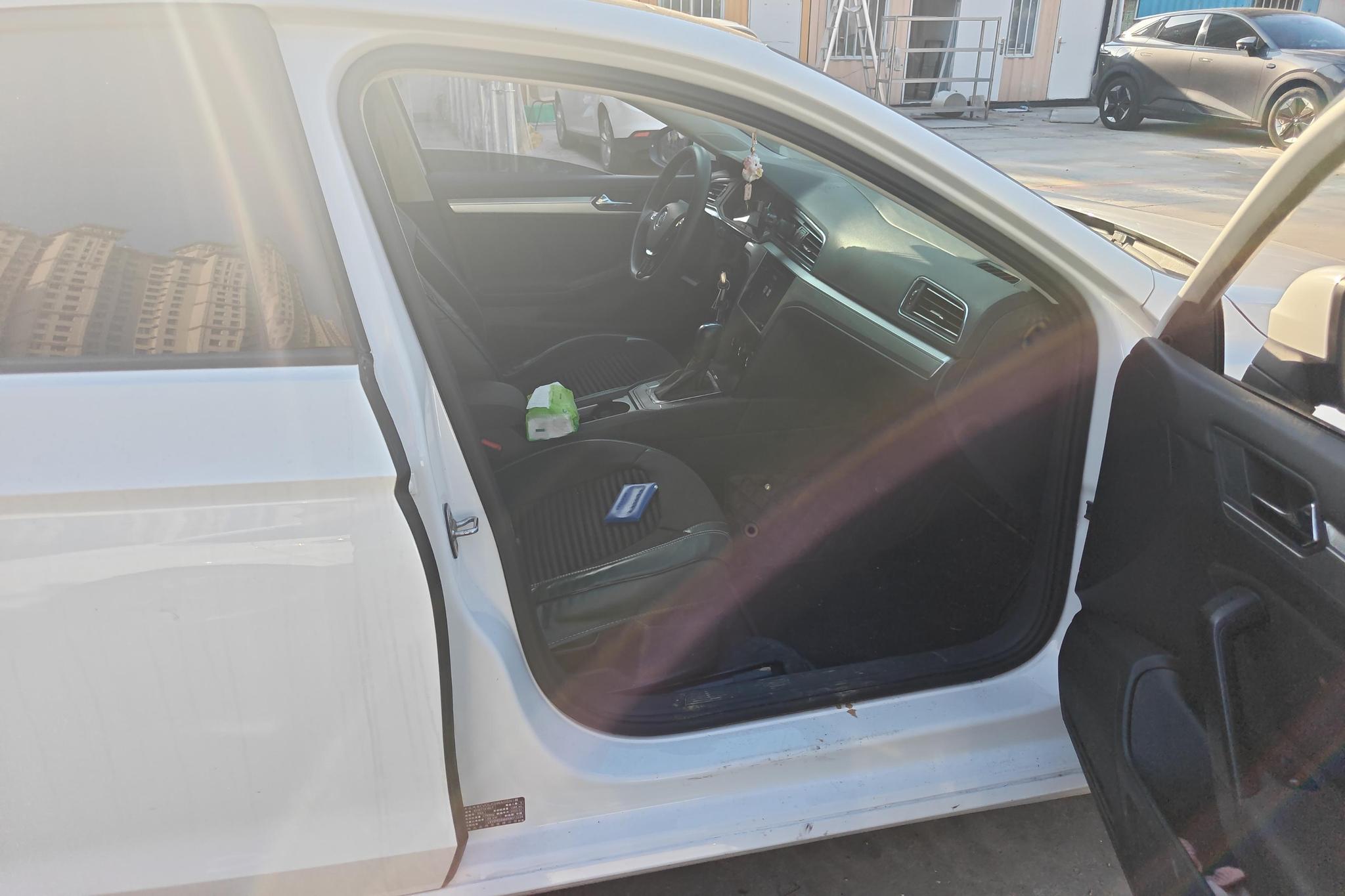 Volkswagen Lamando 2021 230TSI DSG