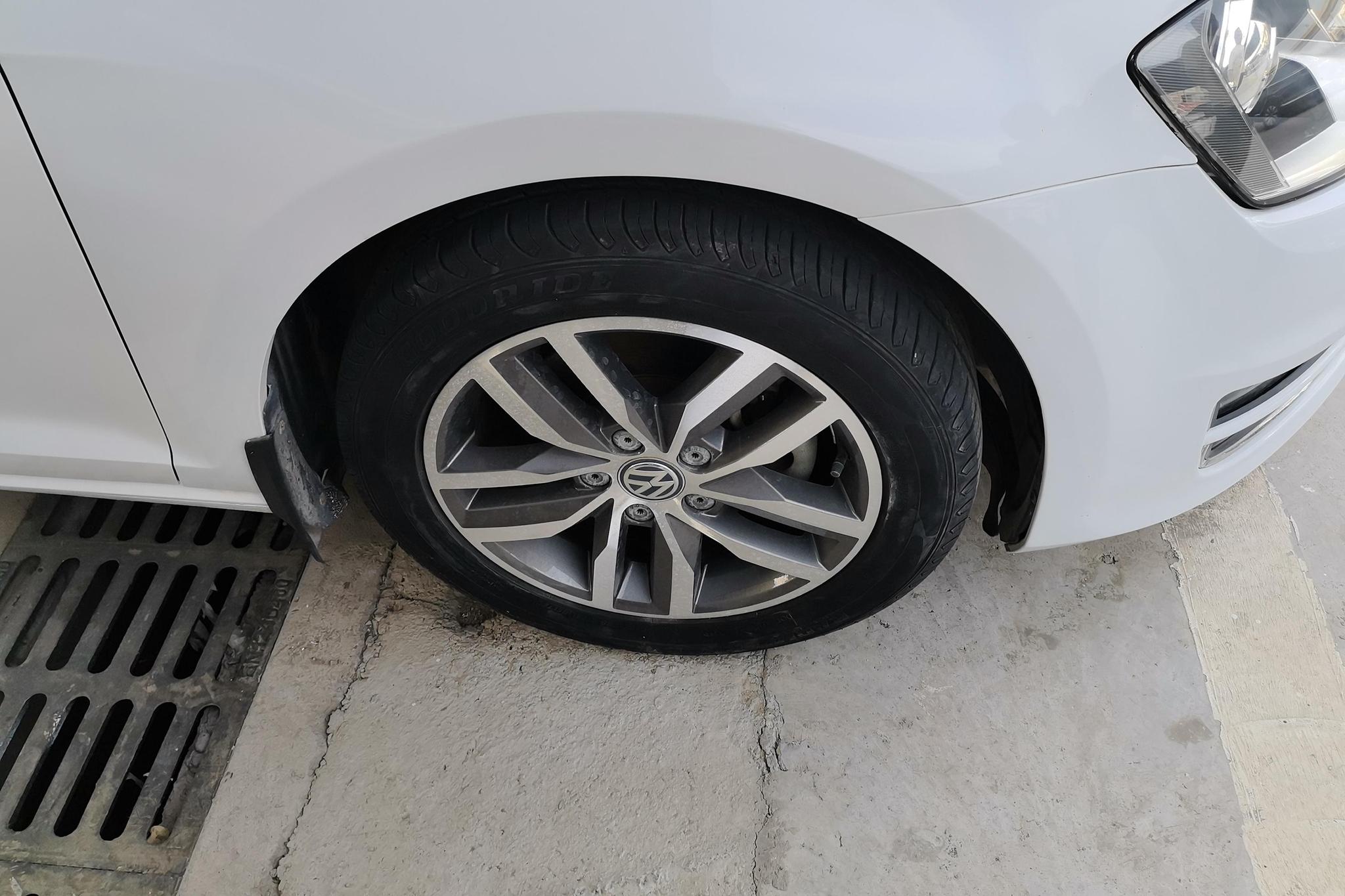 Volkswagen Golf 2016 230TSI AT Luxury