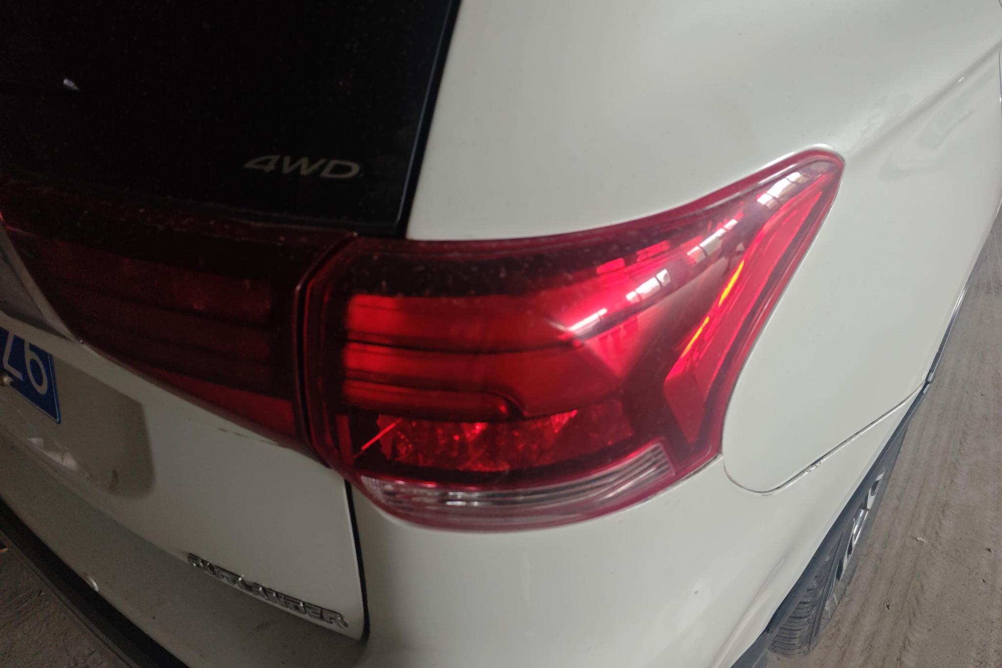 Mitsubishi Outlander 2020 2.4L 5 мест