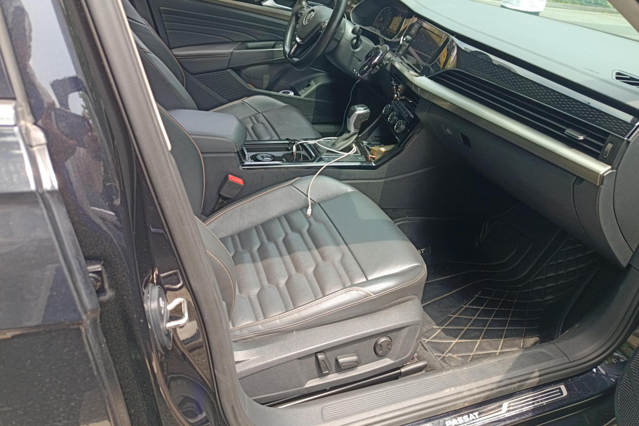 Volkswagen Passat 2019 330TSI Elite V