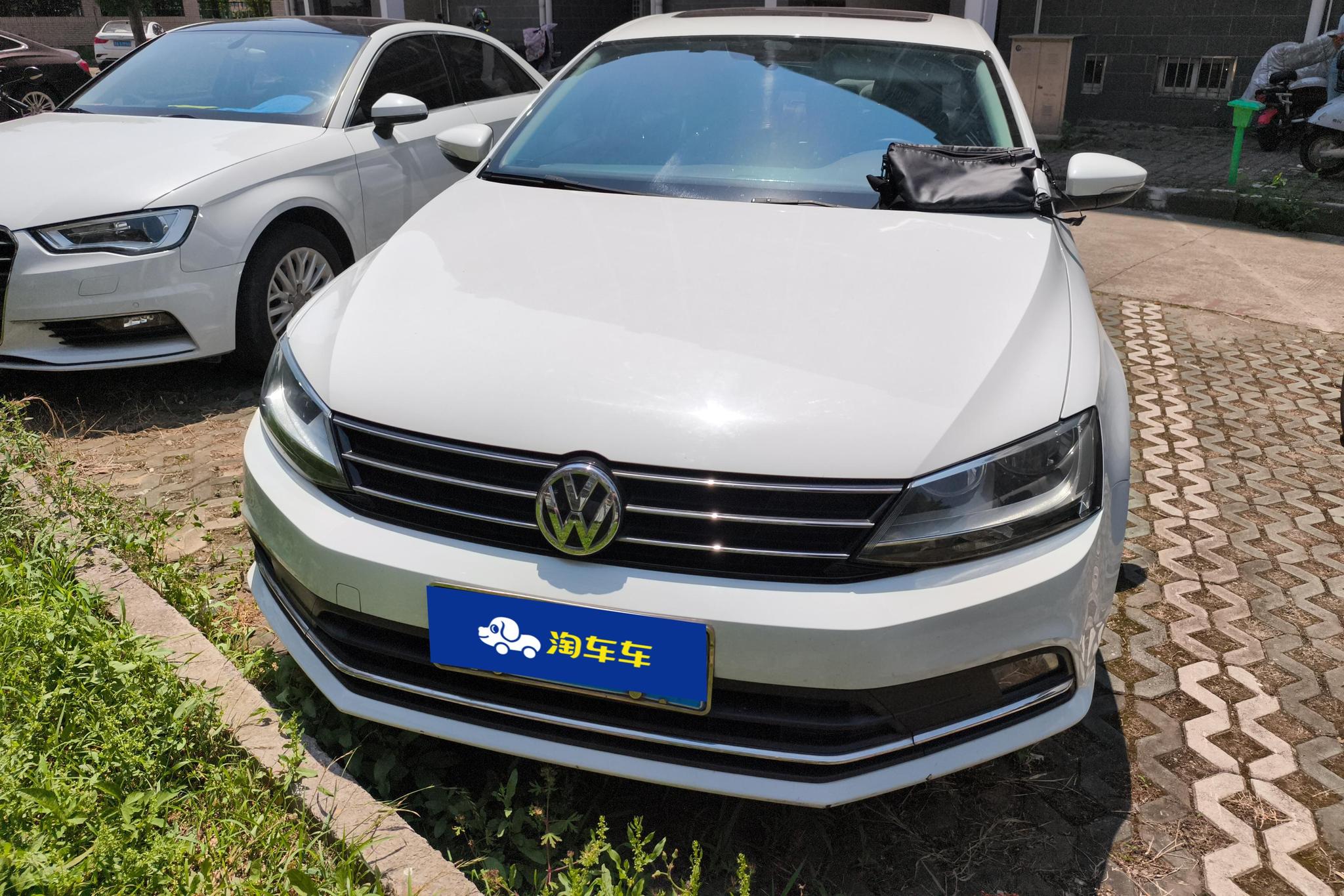 Volkswagen Sagitar 2015 230TSI AT Comfort