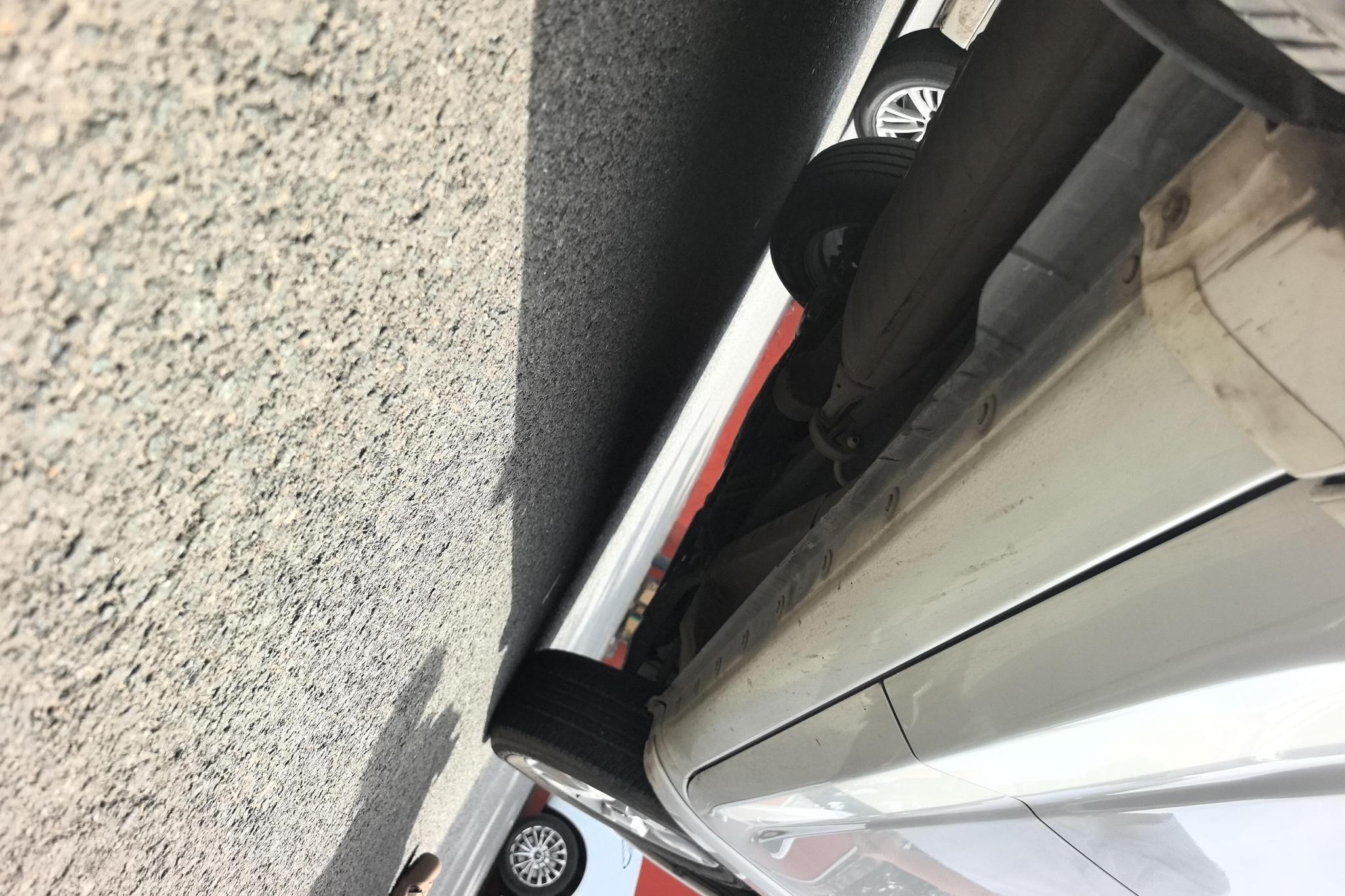 Toyota RAV4 2011 2.4L AT Luxury