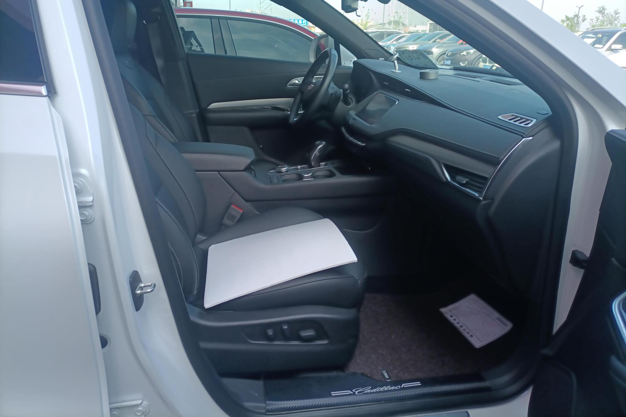 Cadillac XT4 2018 28T Lead