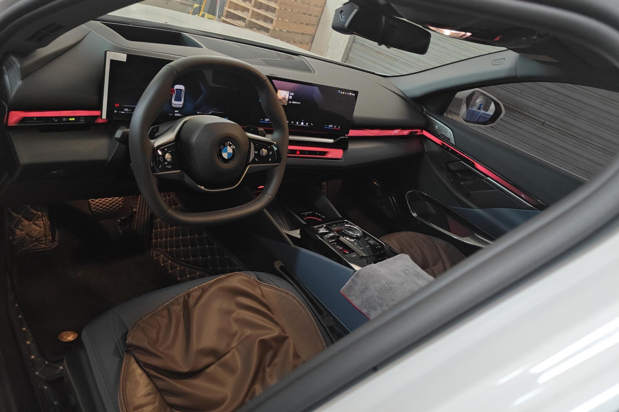 BMW 5 series id 4439098 из Китая 14
