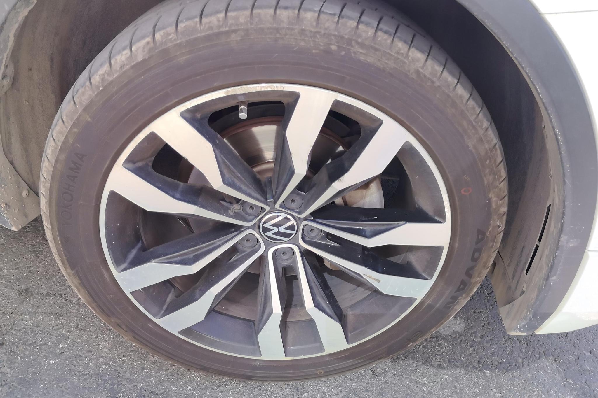 Volkswagen Tiguan L L 2021 330TSI AT R-Line Flagship