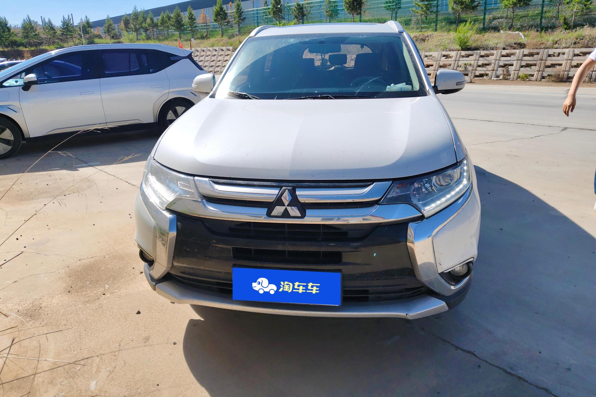 Mitsubishi Outlander 2017 2.0L 5 мест