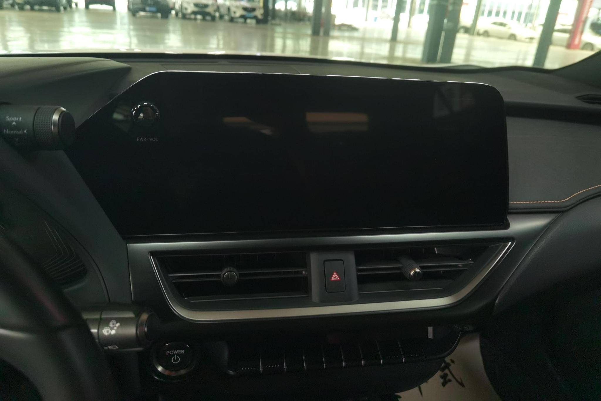 Lexus UX id 4438208 из Китая 16