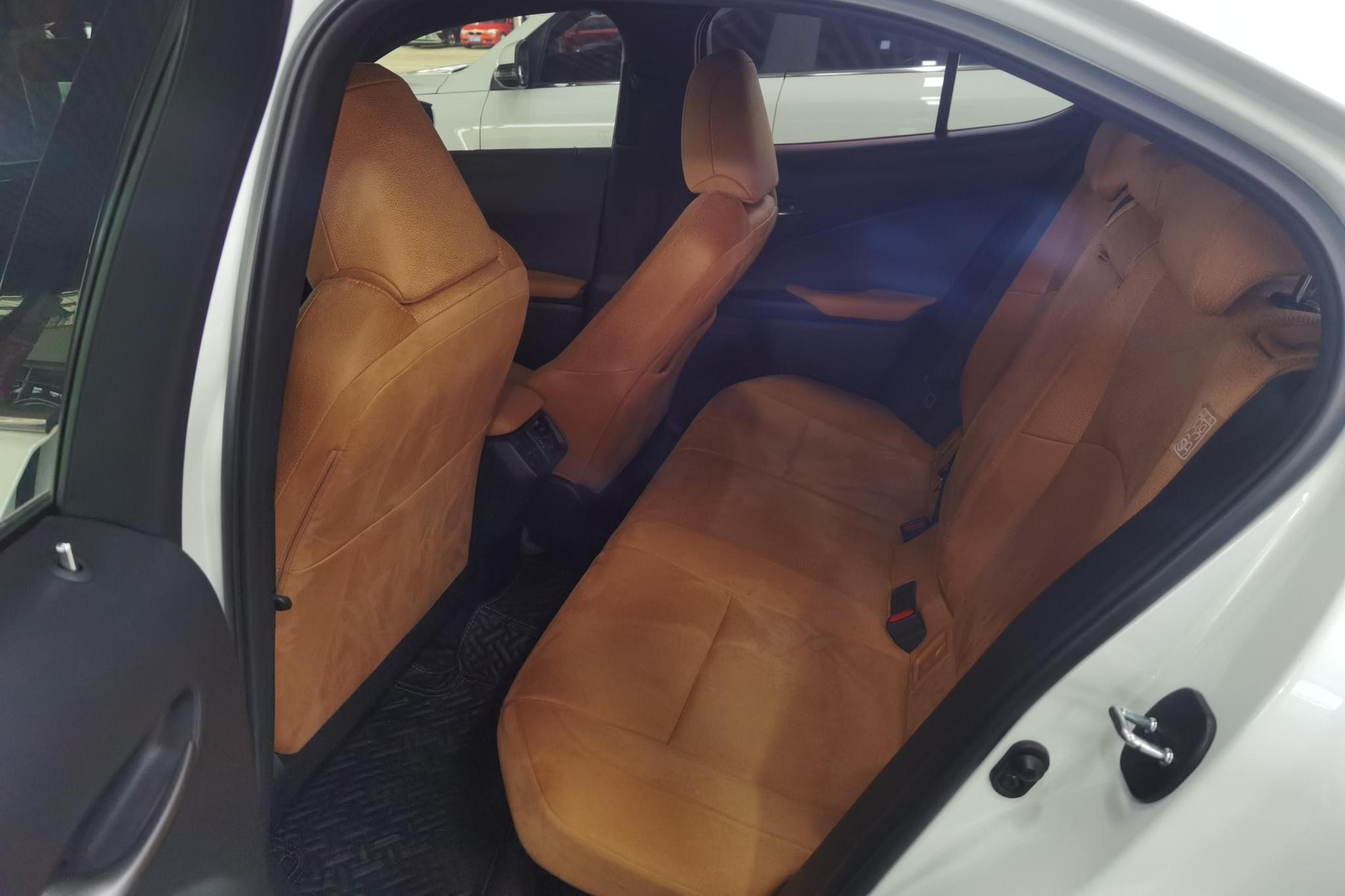 Lexus UX id 4438208 из Китая 17
