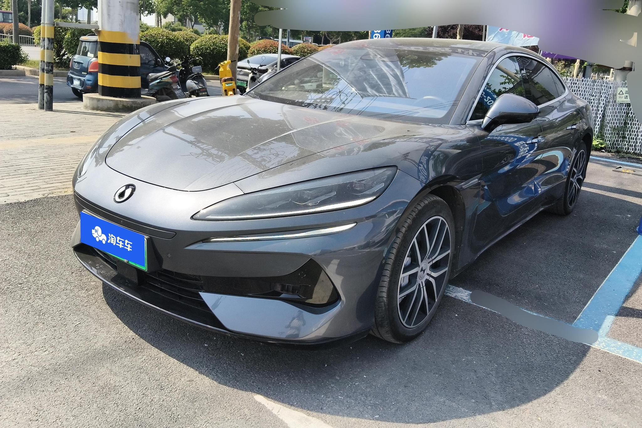 Denza Z9 DM