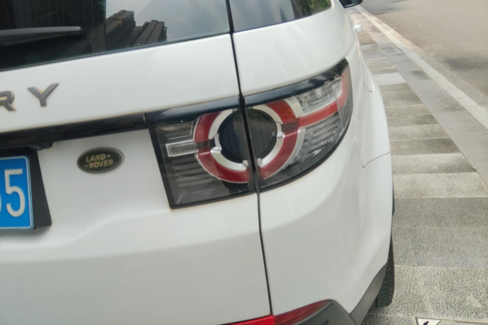 Land Rover Discovery Sport 2017 2.0T HSE