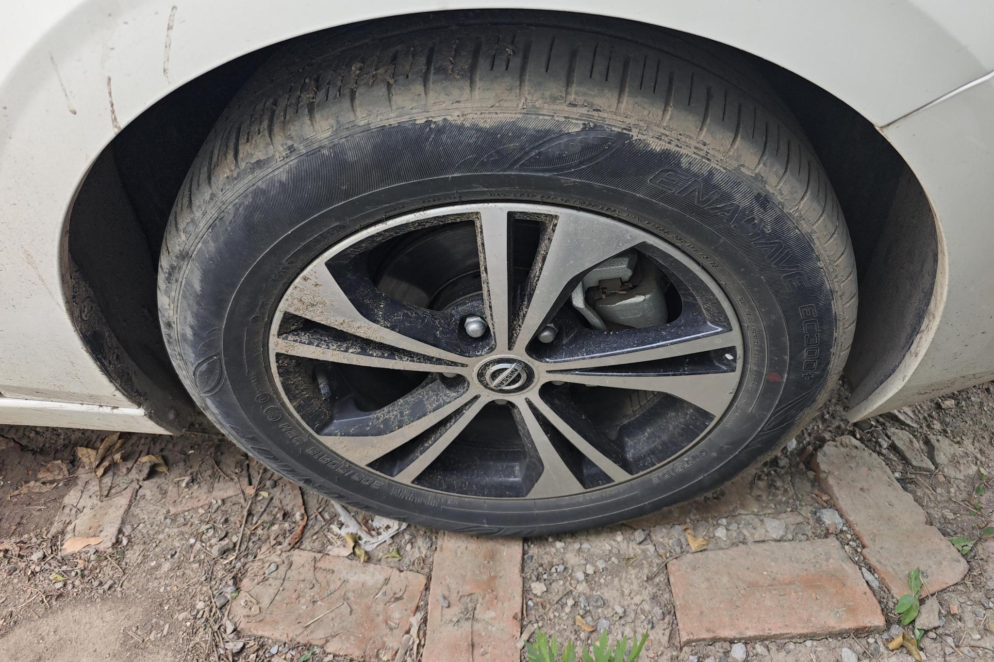 Nissan Xuan Yi id 4439767 из Китая 14