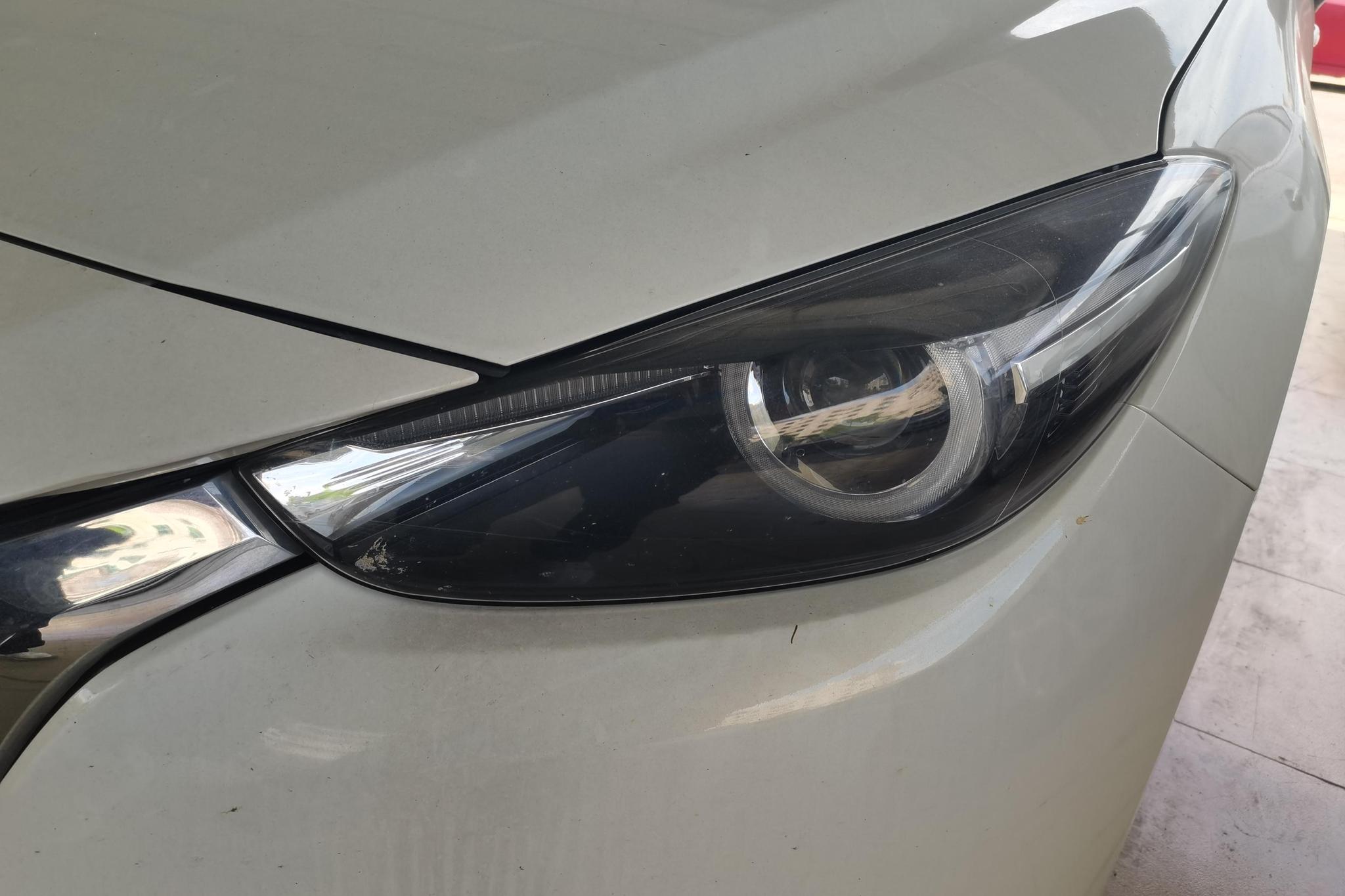 Mazda Mazda3 3 2017 1.5L AT Luxury V