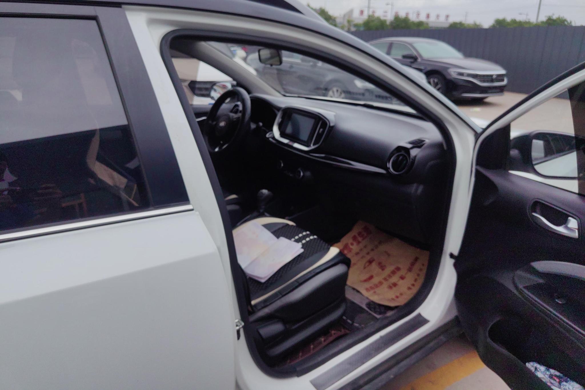Kia KX1 2019 1.4L AT VI