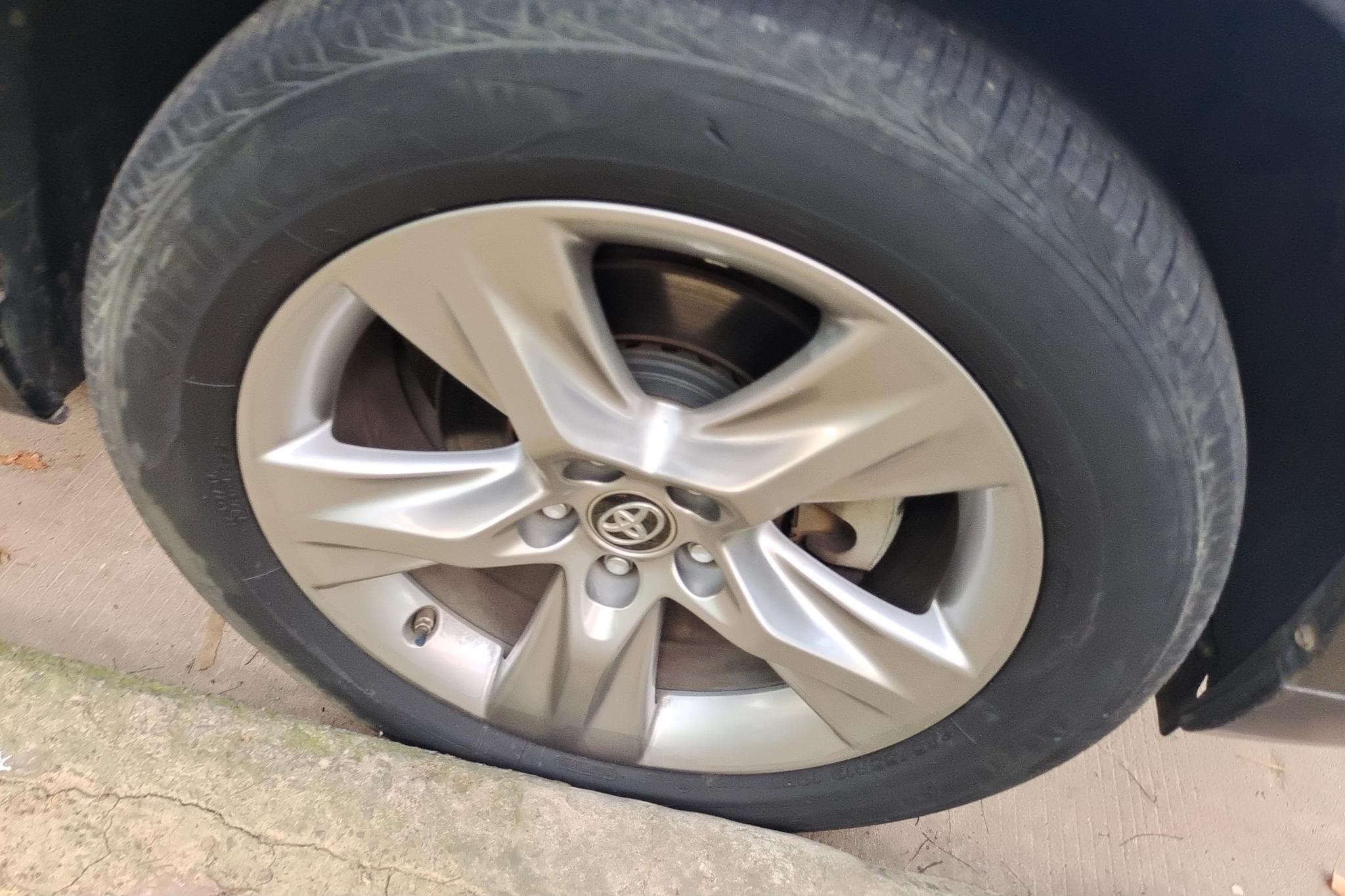 Toyota Highlander 2021 2.0T Luxury 7 мест